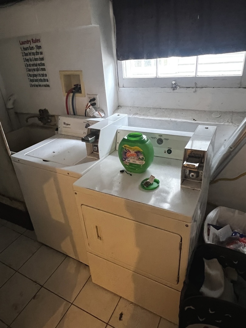 5639 N PARKSIDE Avenue