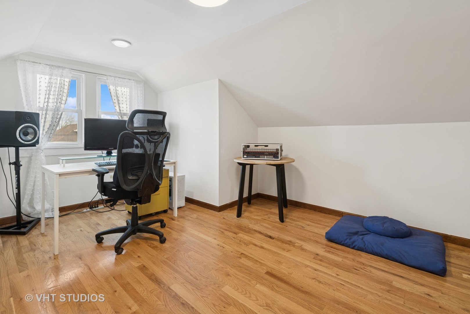 5244 W George Street