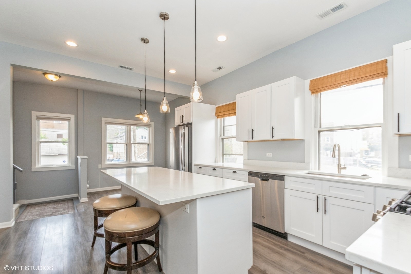 3615 N Ravenswood Avenue