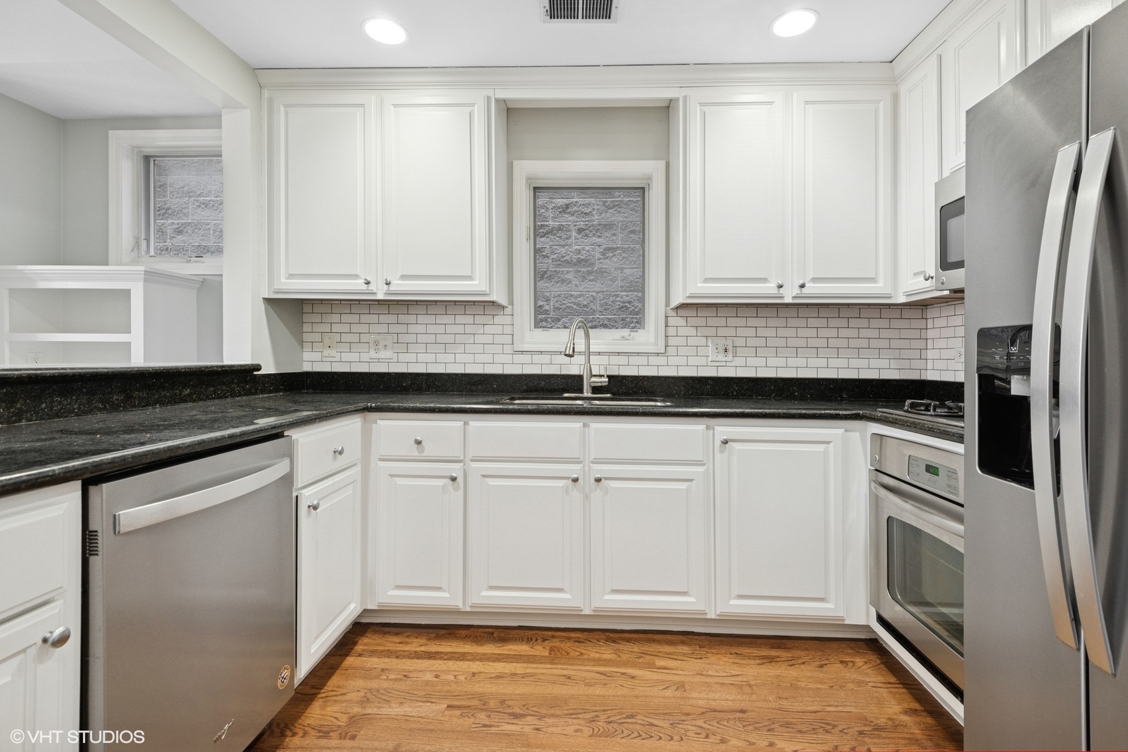 3240 N Seminary Avenue Unit: 2