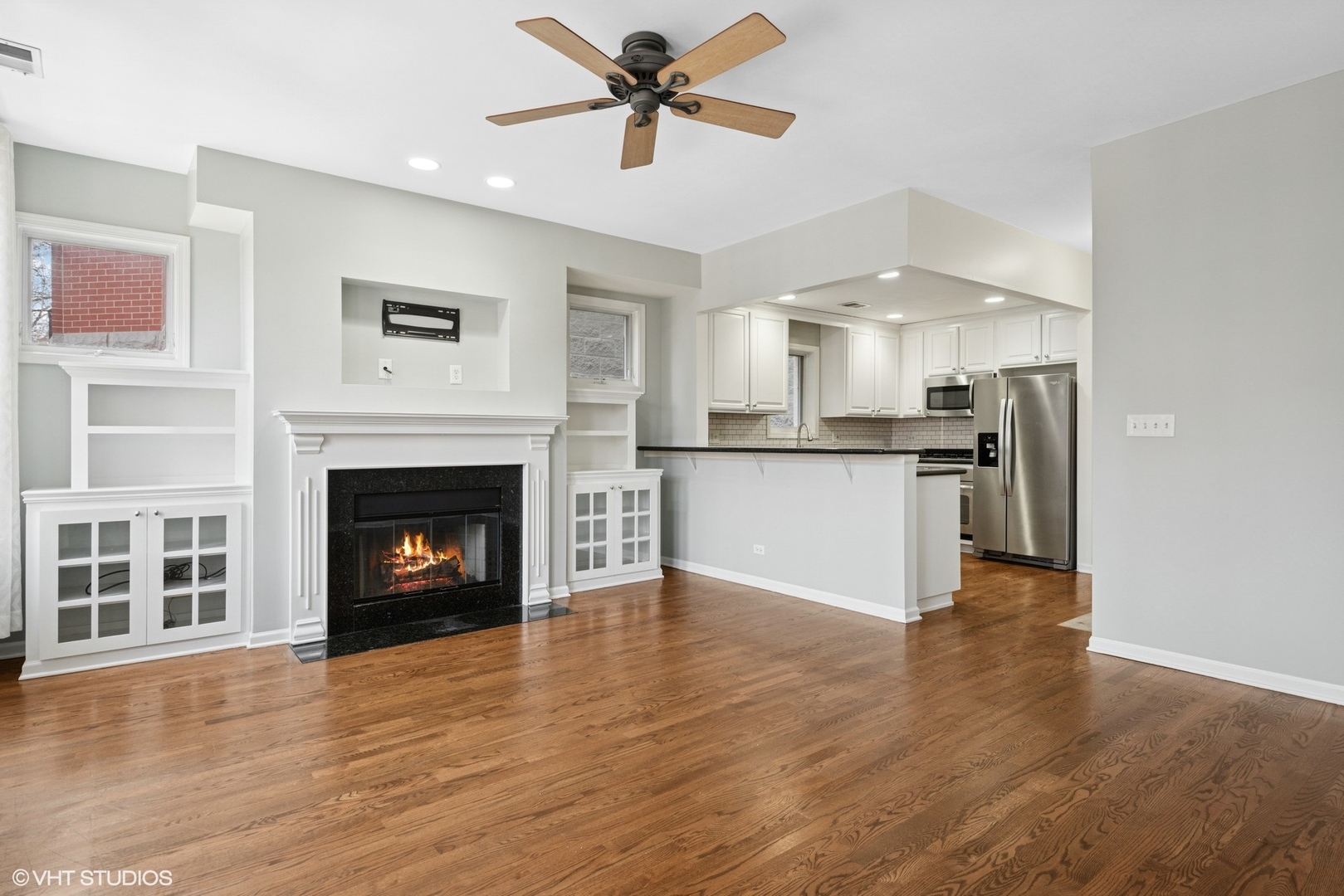 3240 N Seminary Avenue Unit: 2