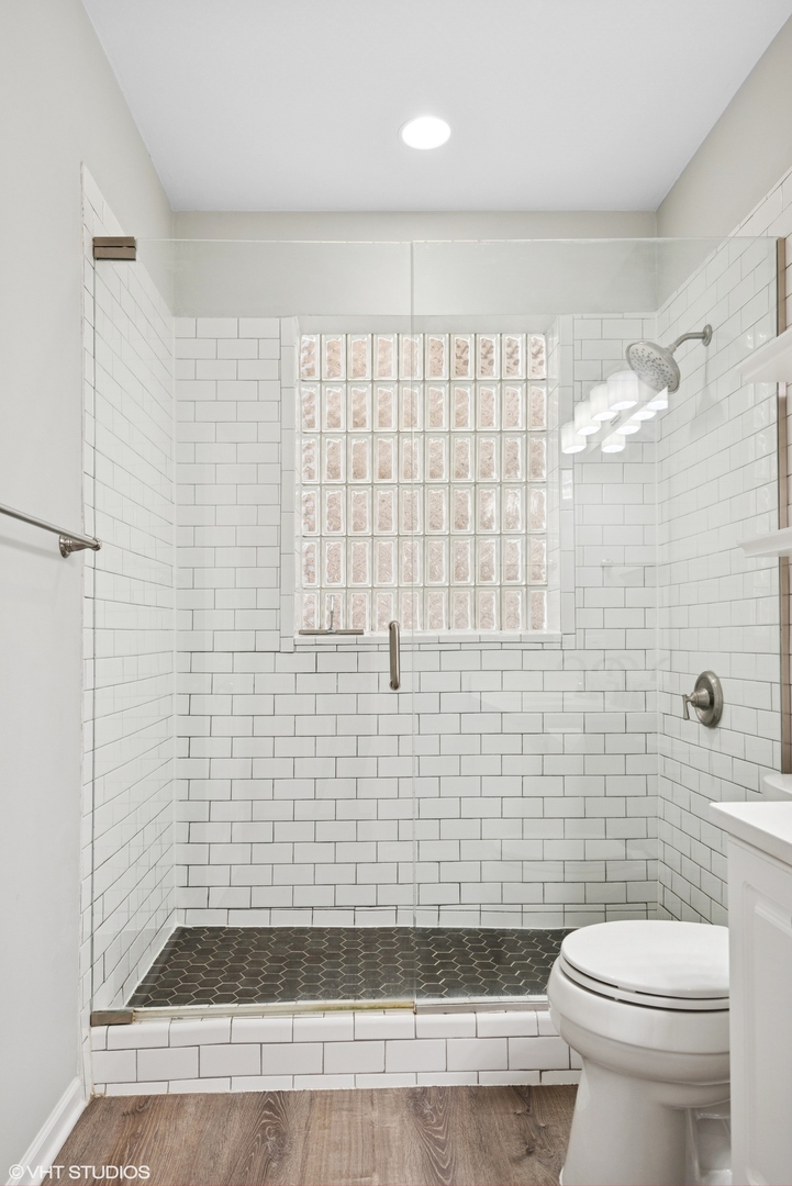 3240 N Seminary Avenue Unit: 2