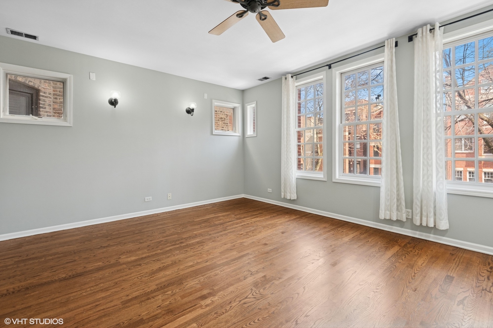 3240 N Seminary Avenue Unit: 2