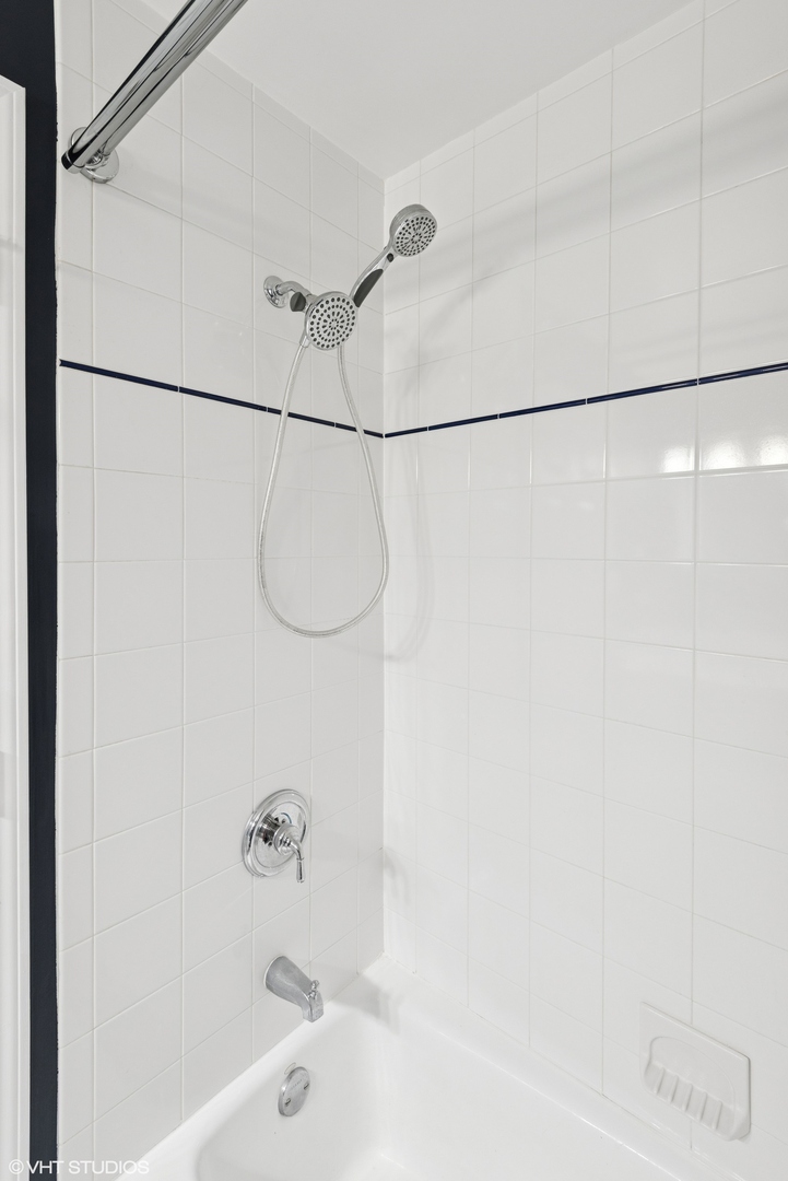 3240 N Seminary Avenue Unit: 2