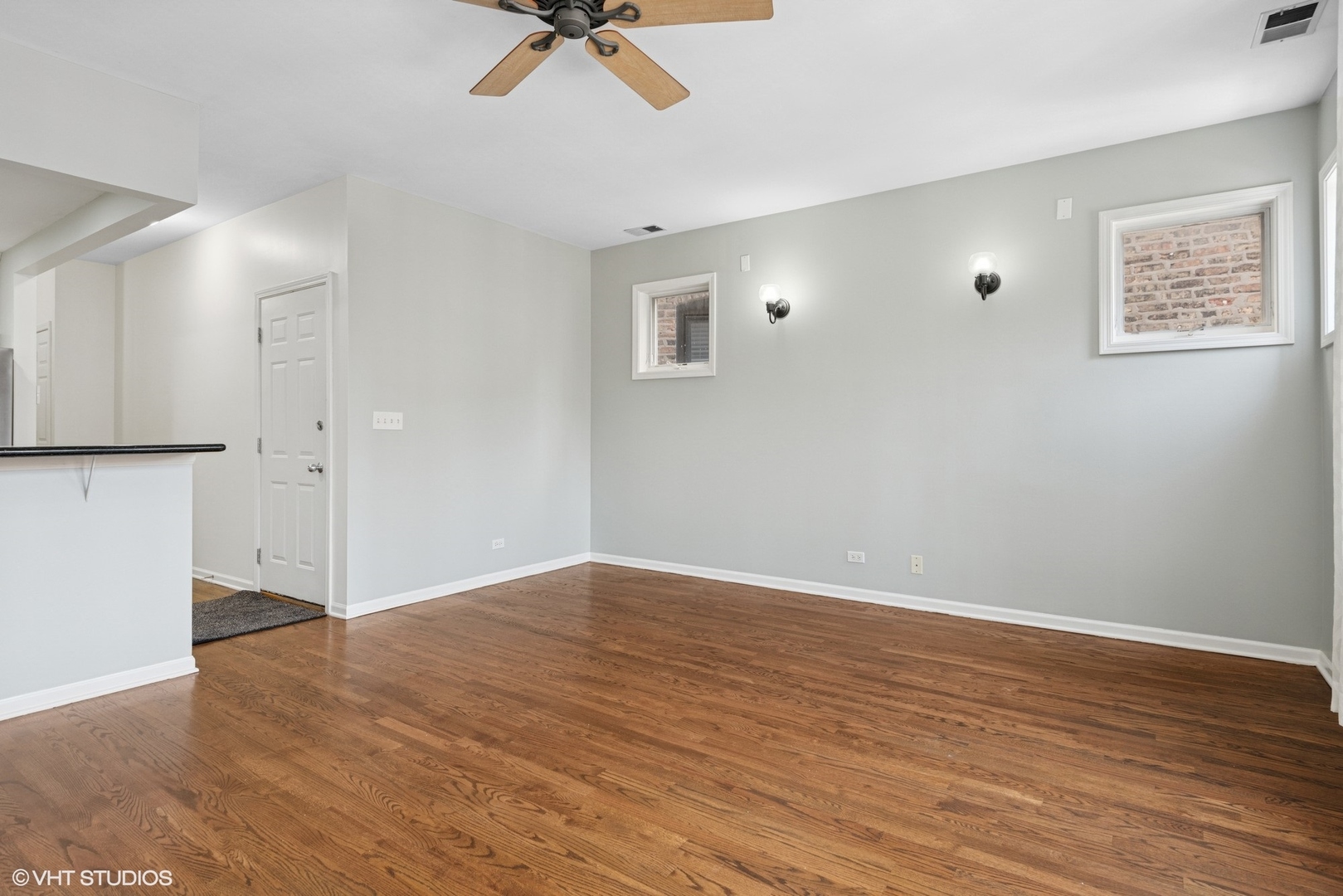 3240 N Seminary Avenue Unit: 2