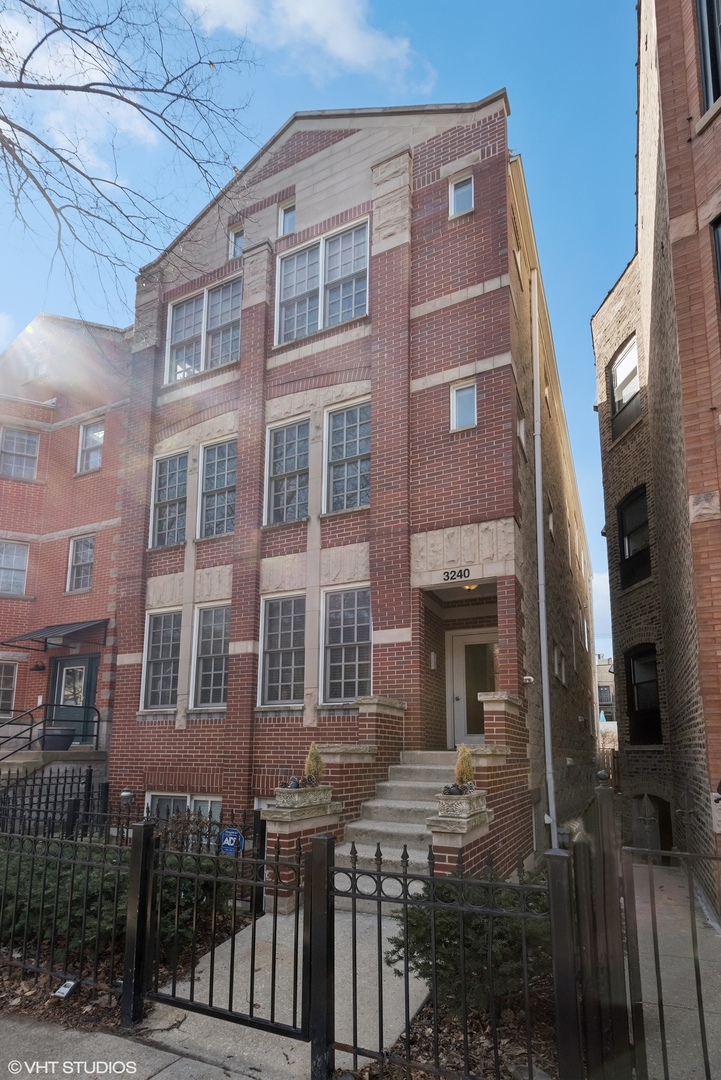 3240 N Seminary Avenue Unit: 2