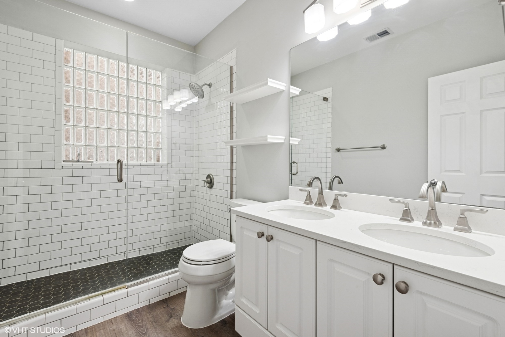 3240 N Seminary Avenue Unit: 2