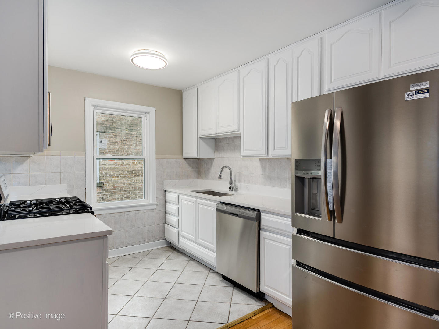 2633 W Balmoral Avenue Unit: 2E