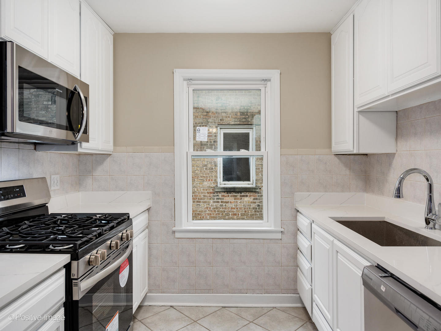 2633 W Balmoral Avenue Unit: 2E