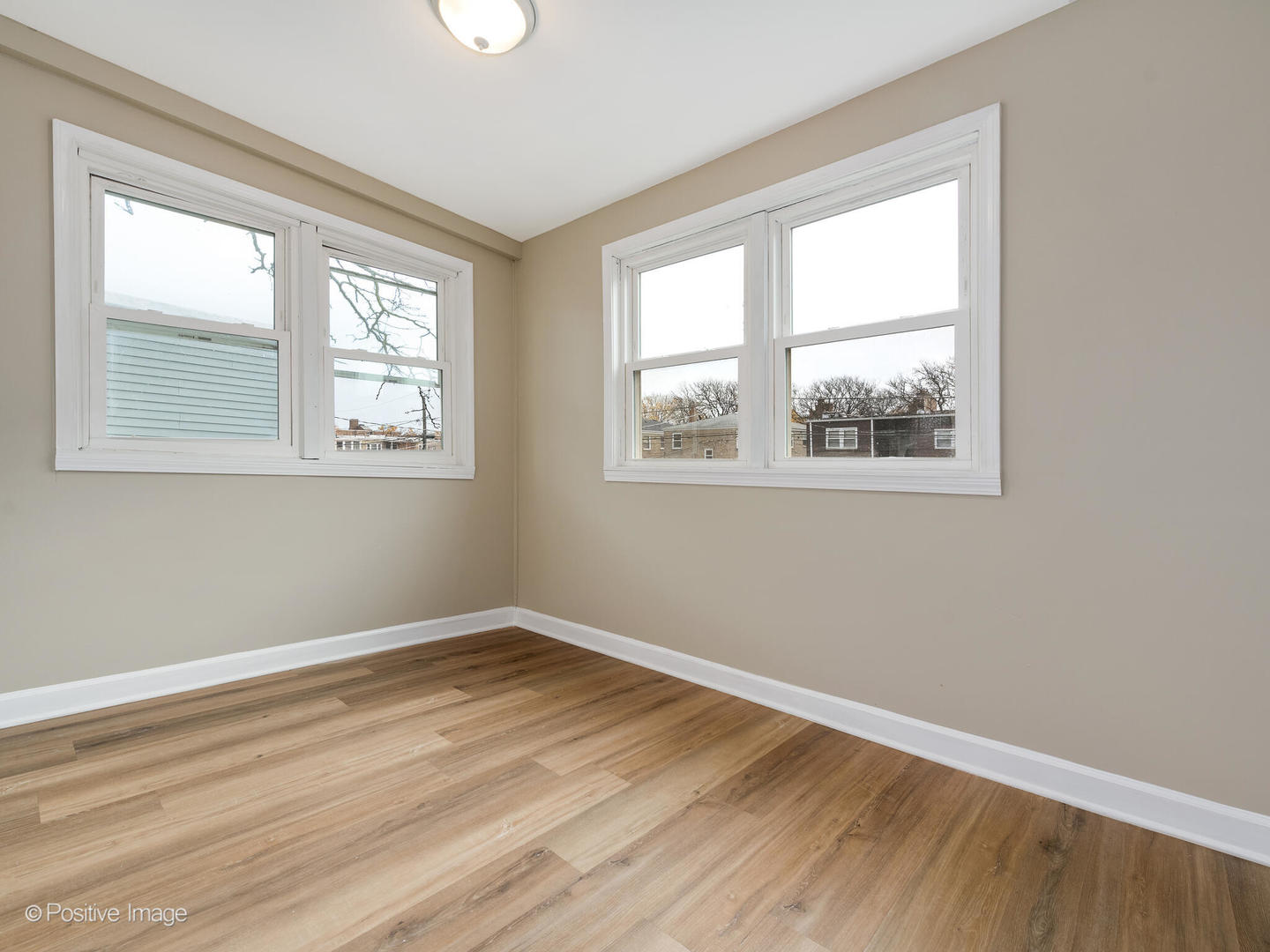 2633 W Balmoral Avenue Unit: 2E