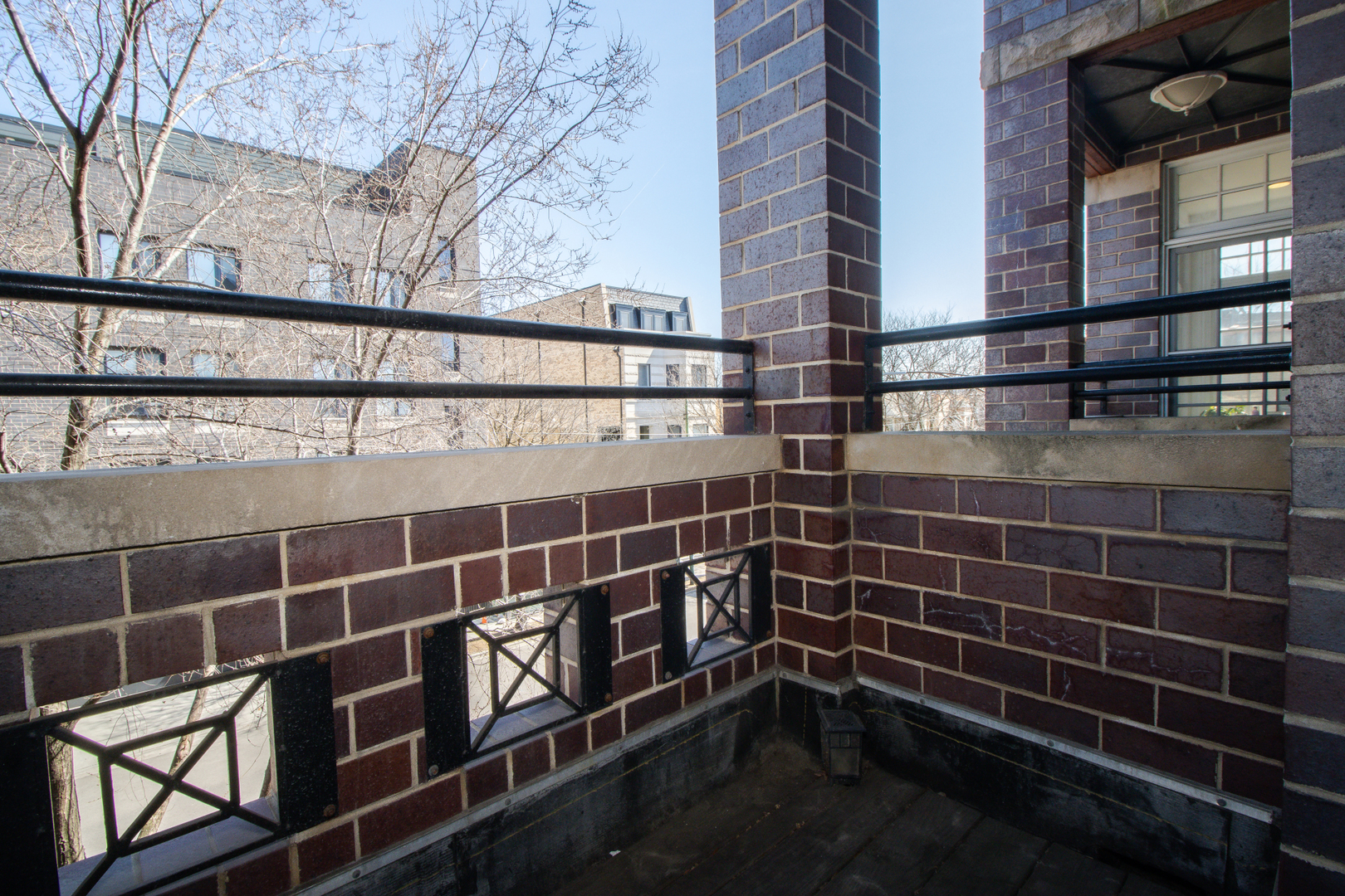 3838 N Clark Street Unit: 2S