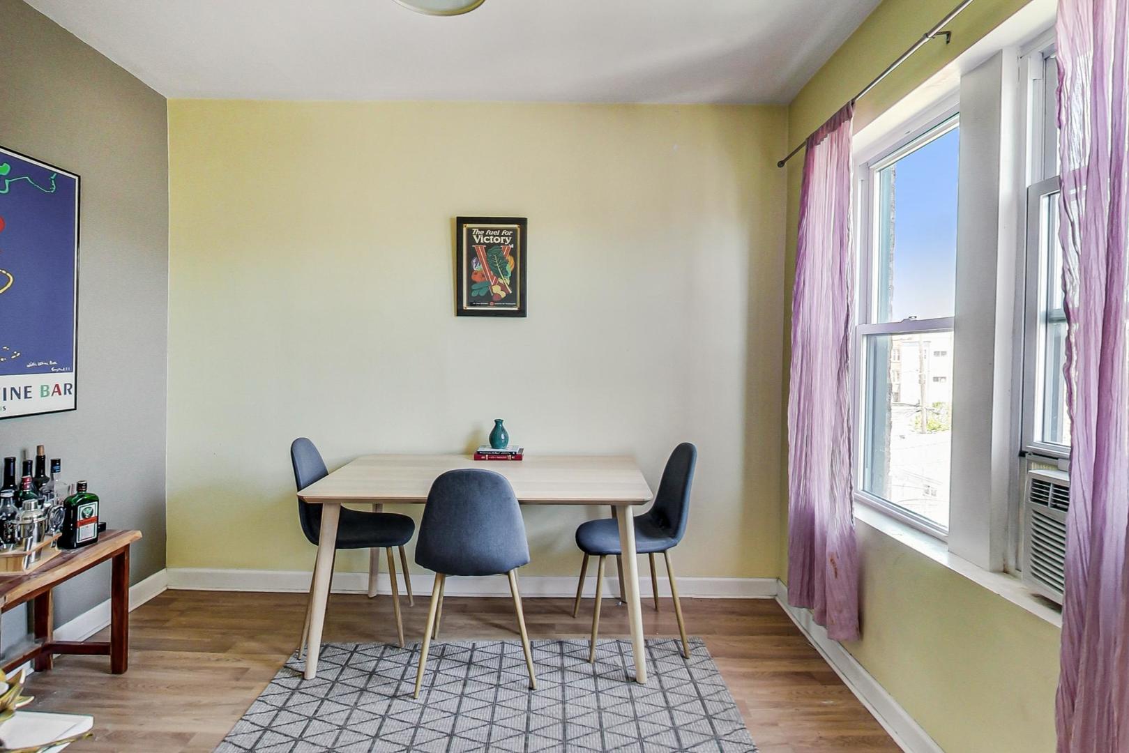 3604 W Dickens Avenue Unit: 3W