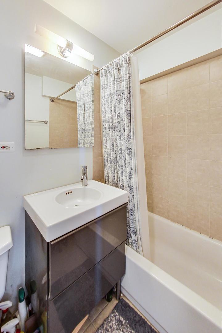 3604 W Dickens Avenue Unit: 3W