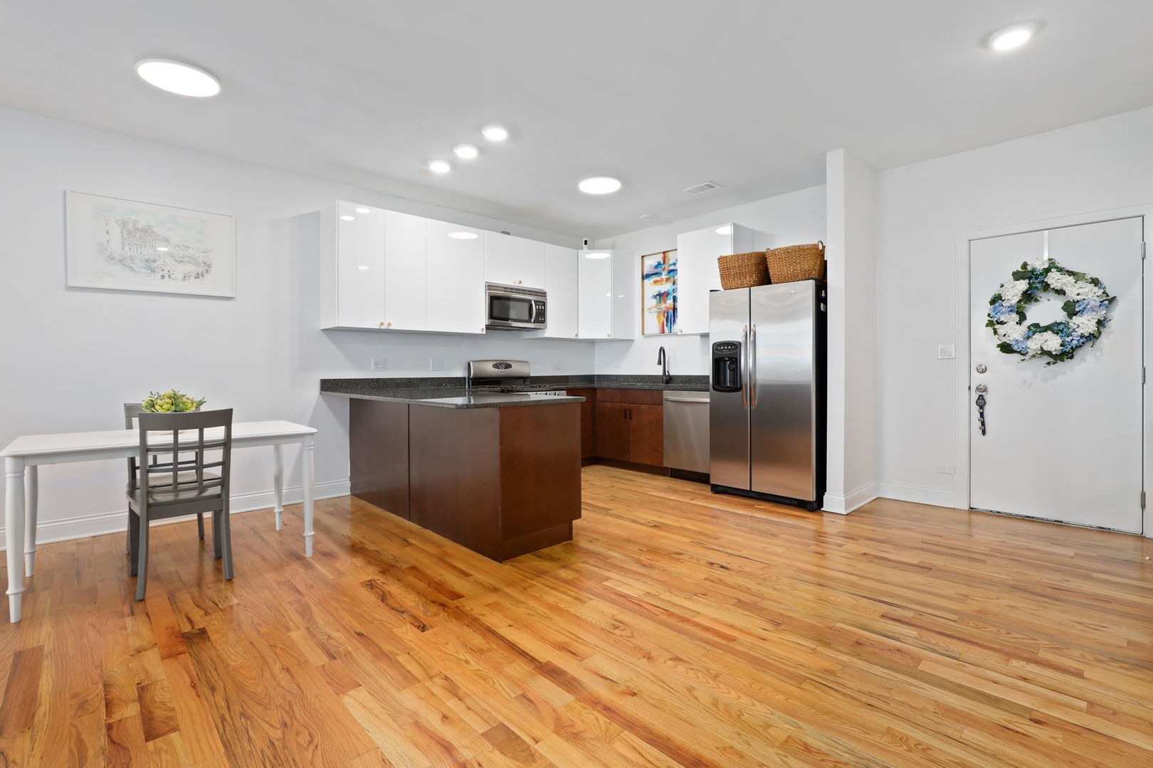 4616 N Kenmore Avenue Unit: 401