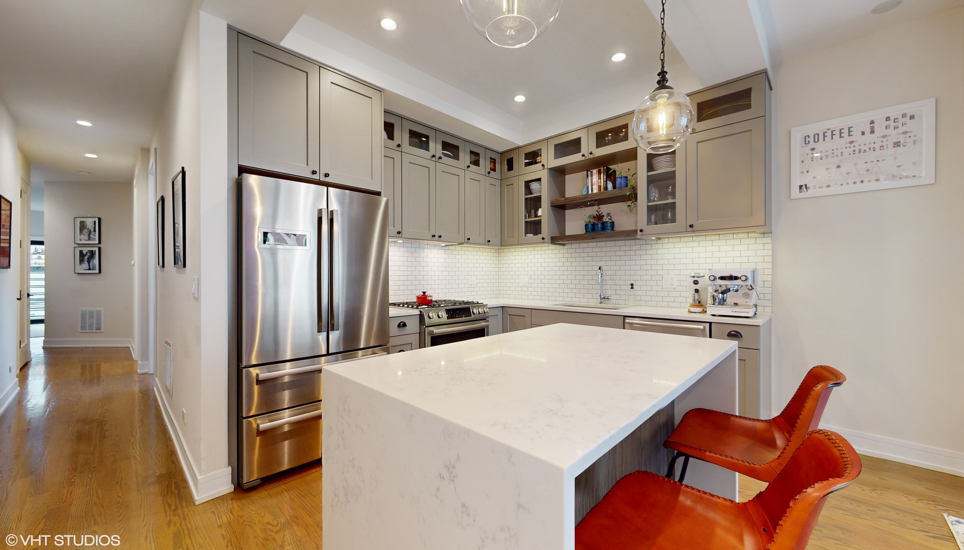 1350 N Claremont Avenue Unit: 2