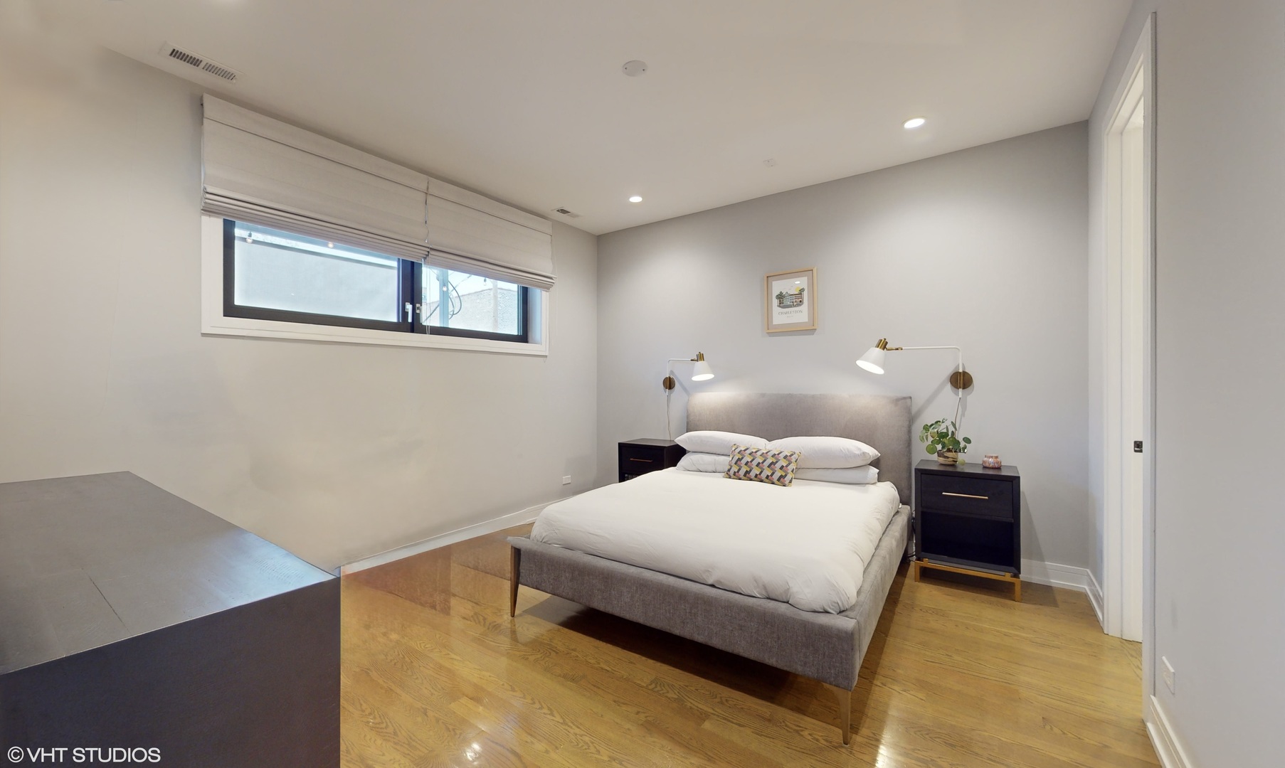 1350 N Claremont Avenue Unit: 2