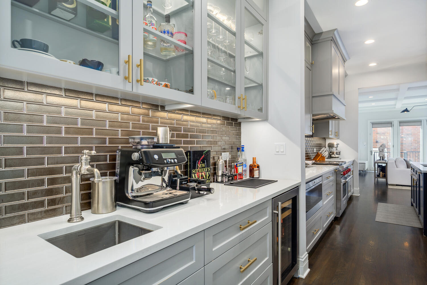 1616 N Winchester Avenue