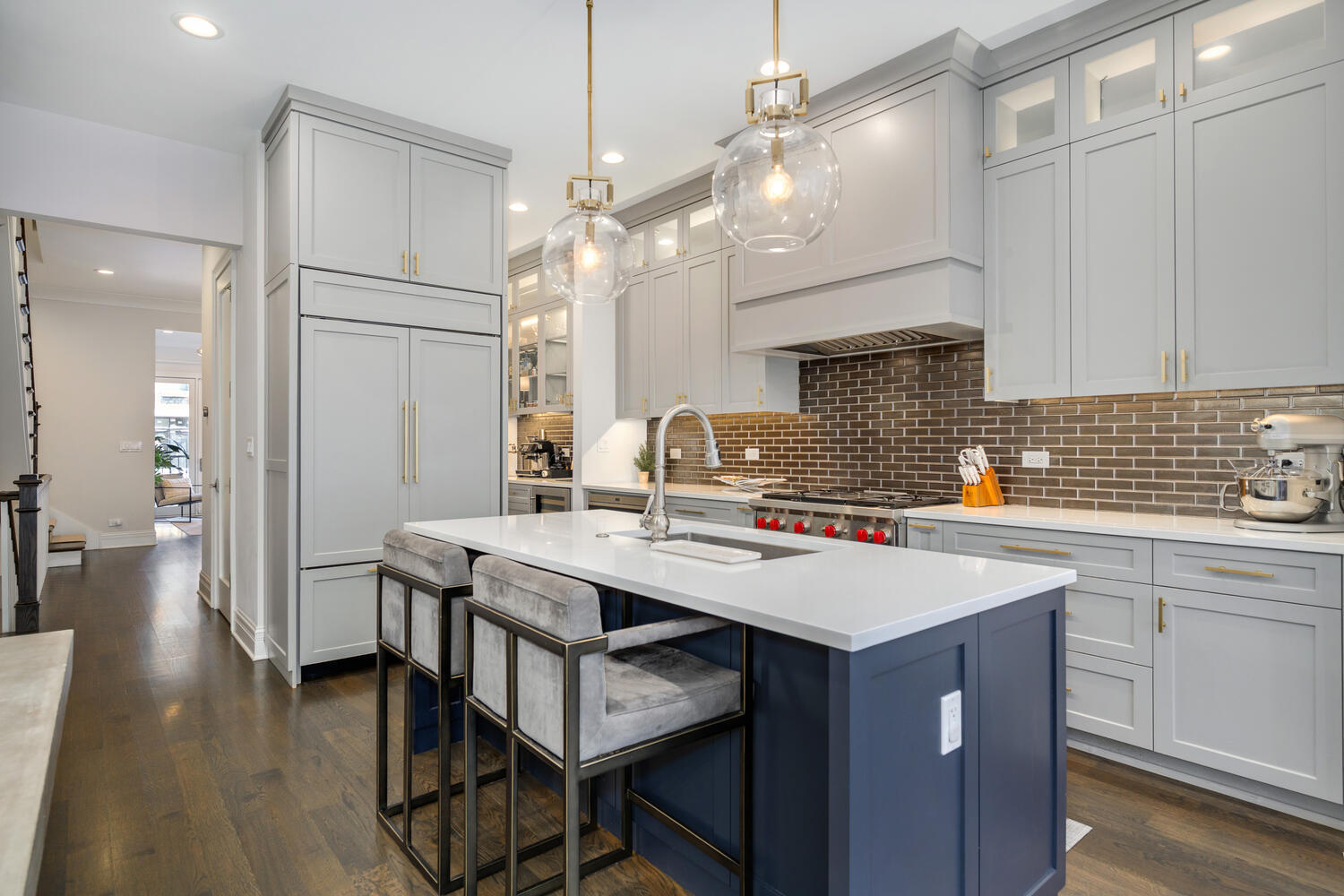 1616 N Winchester Avenue