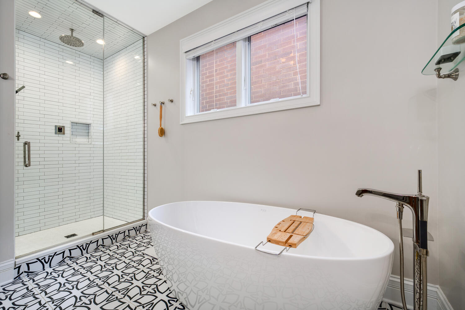 1616 N Winchester Avenue