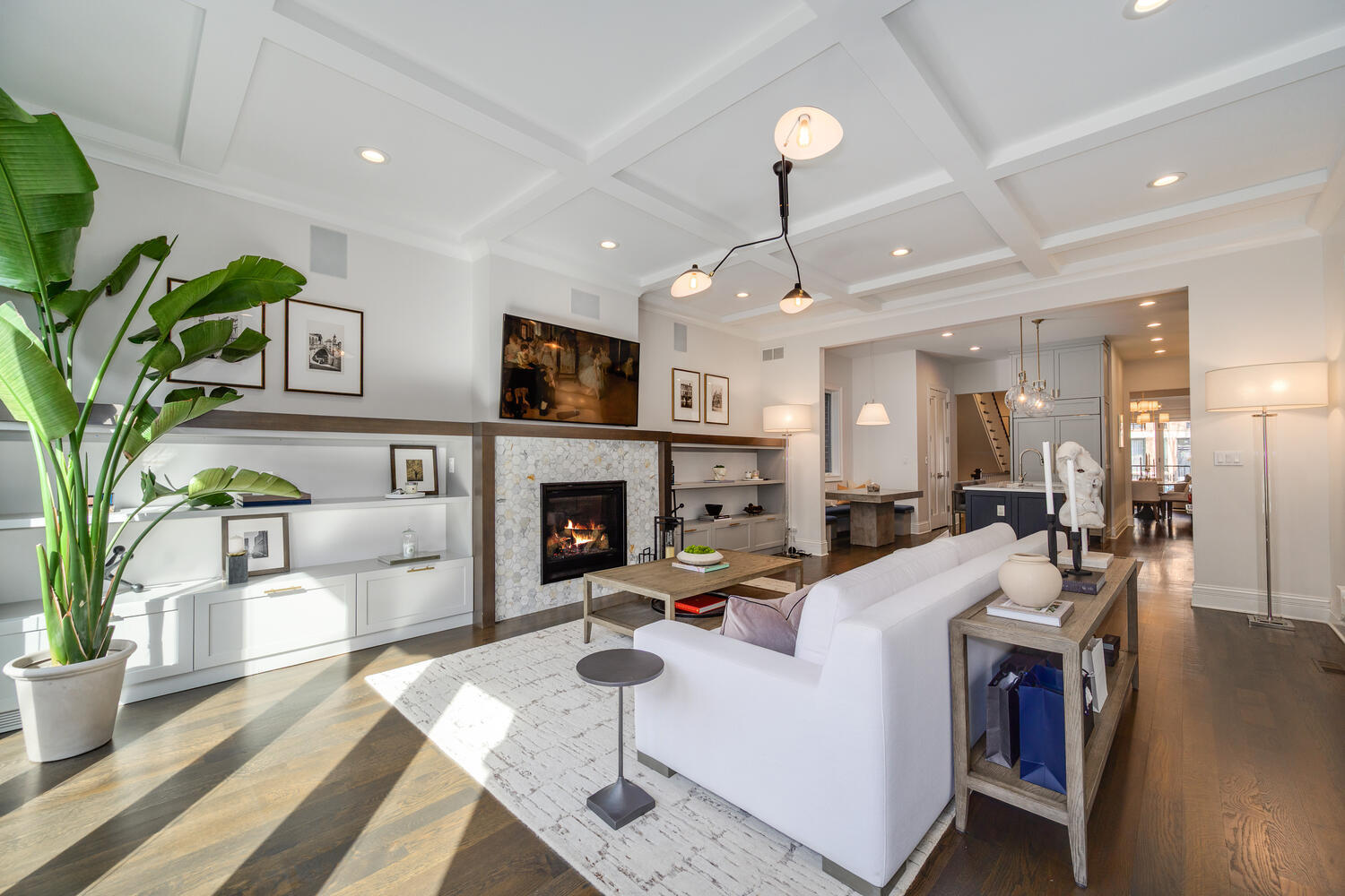 1616 N Winchester Avenue