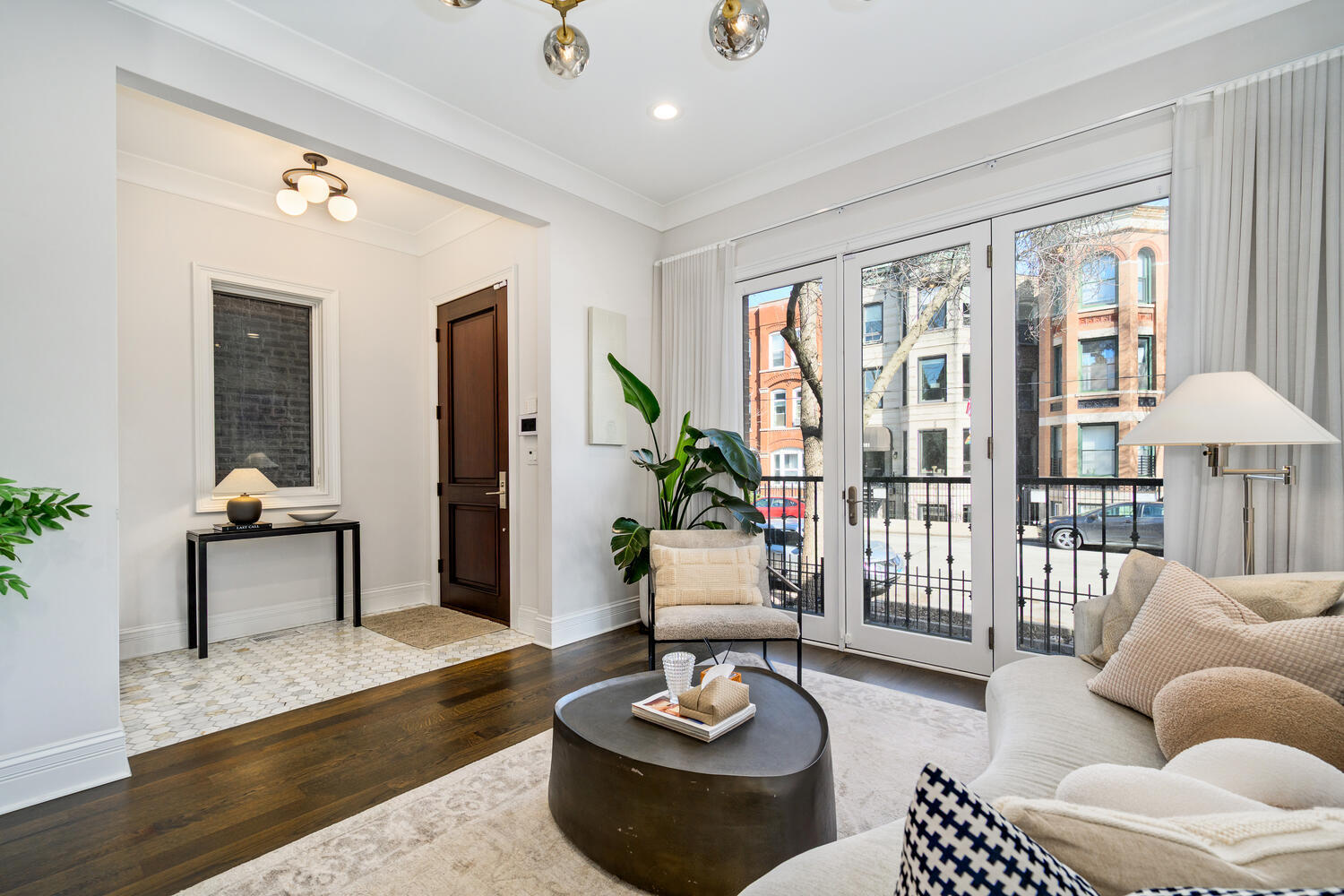 1616 N Winchester Avenue