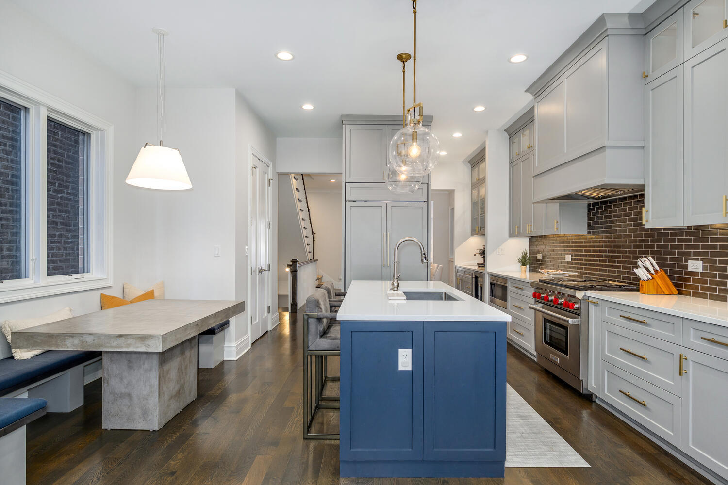 1616 N Winchester Avenue