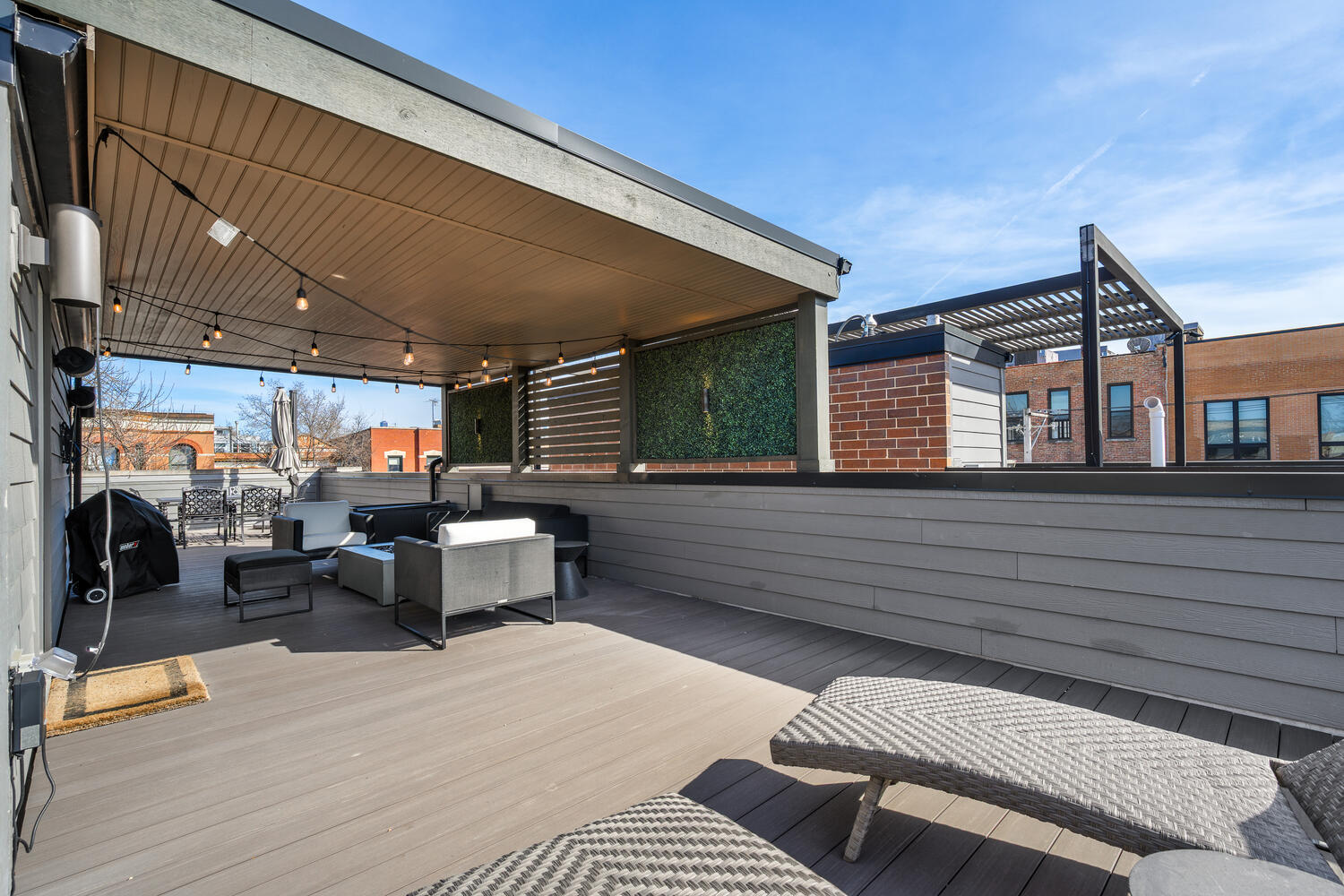 1616 N Winchester Avenue