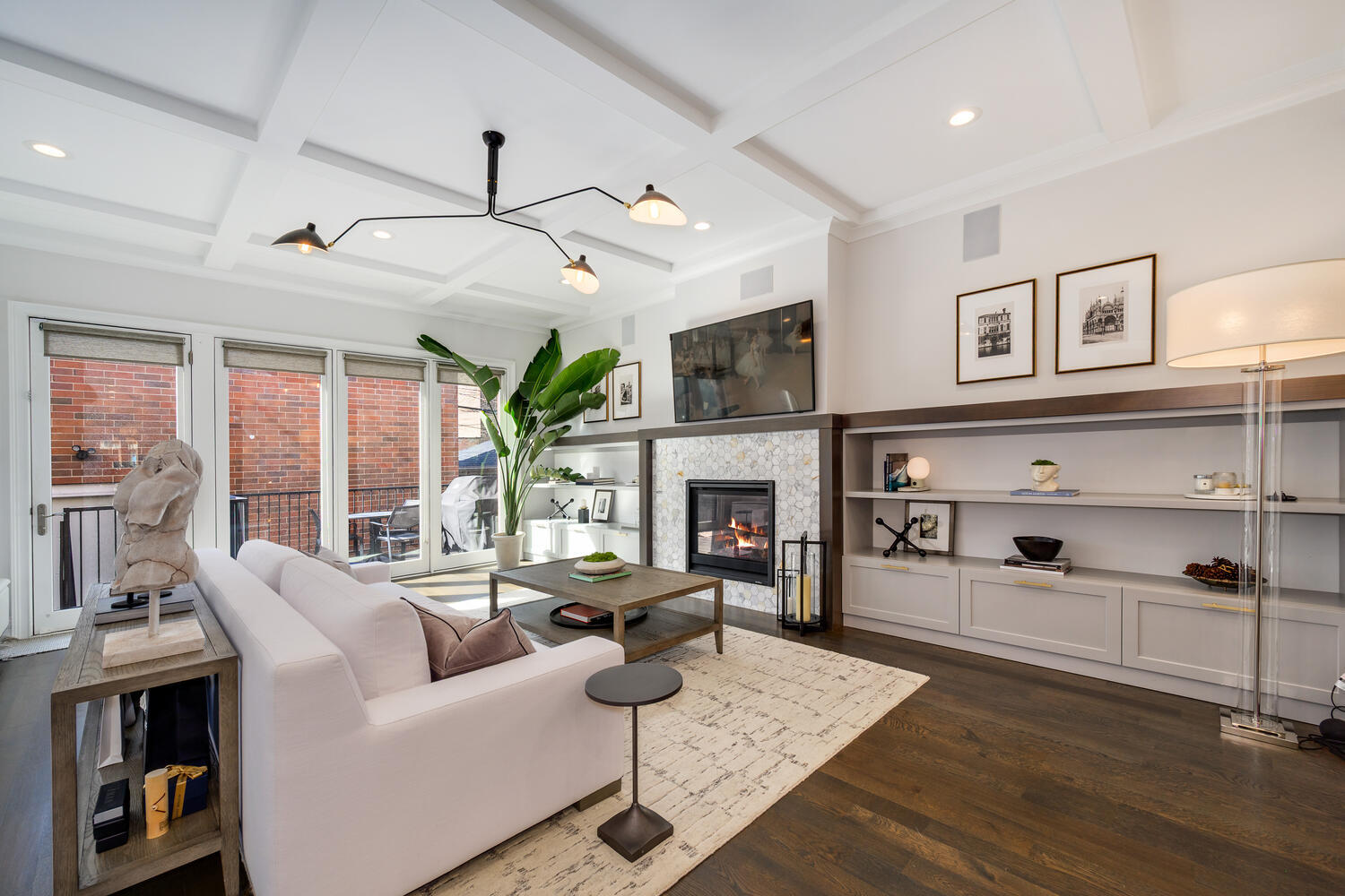 1616 N Winchester Avenue