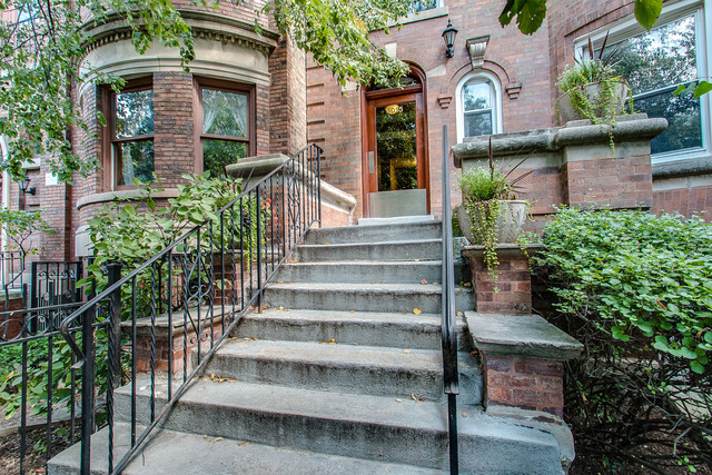 4055 N Sheridan Road Unit: 1F