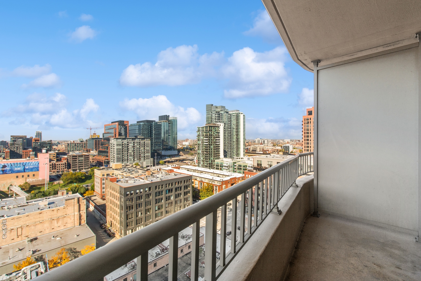 200 N JEFFERSON Street Unit: 1702