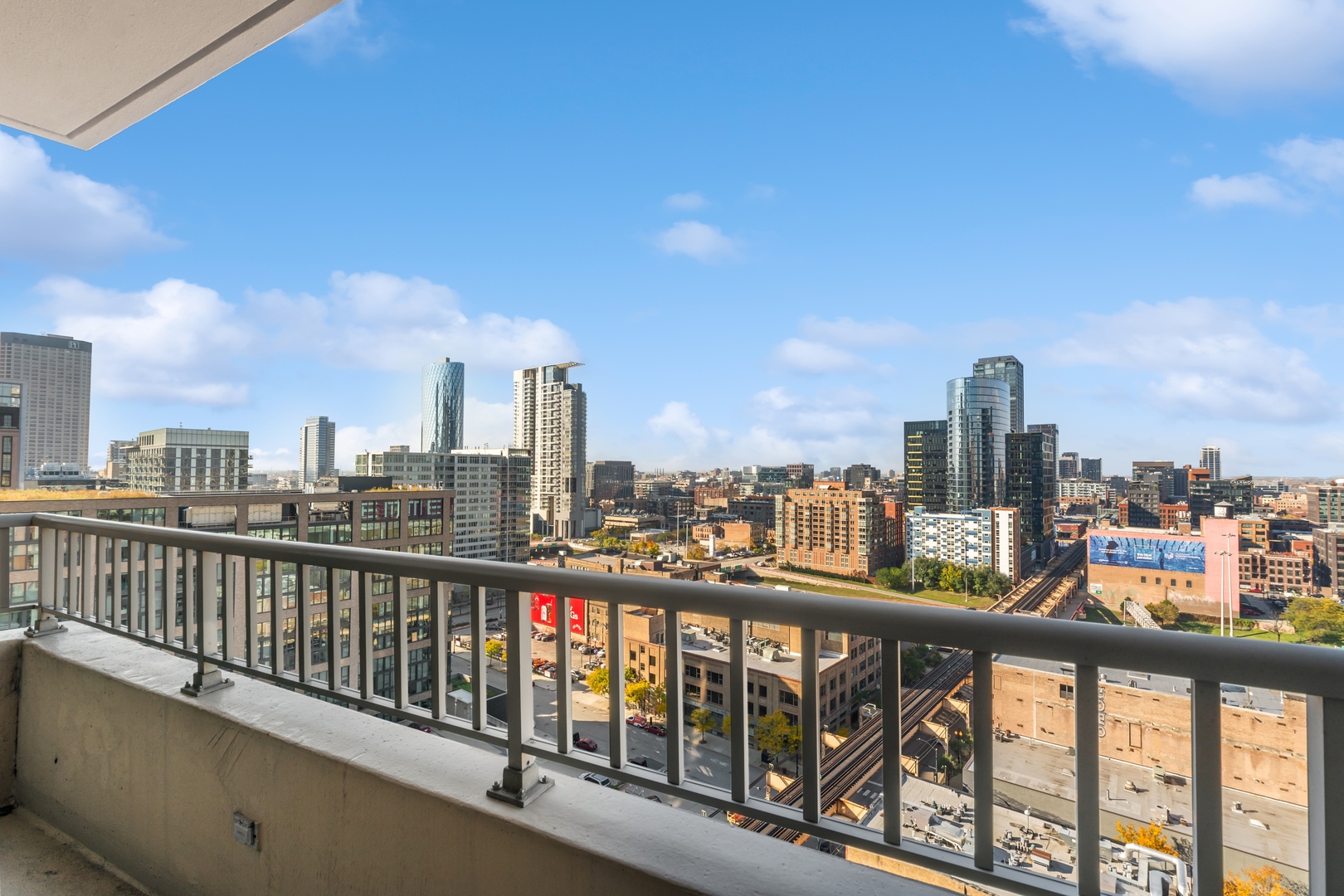 200 N JEFFERSON Street Unit: 1702