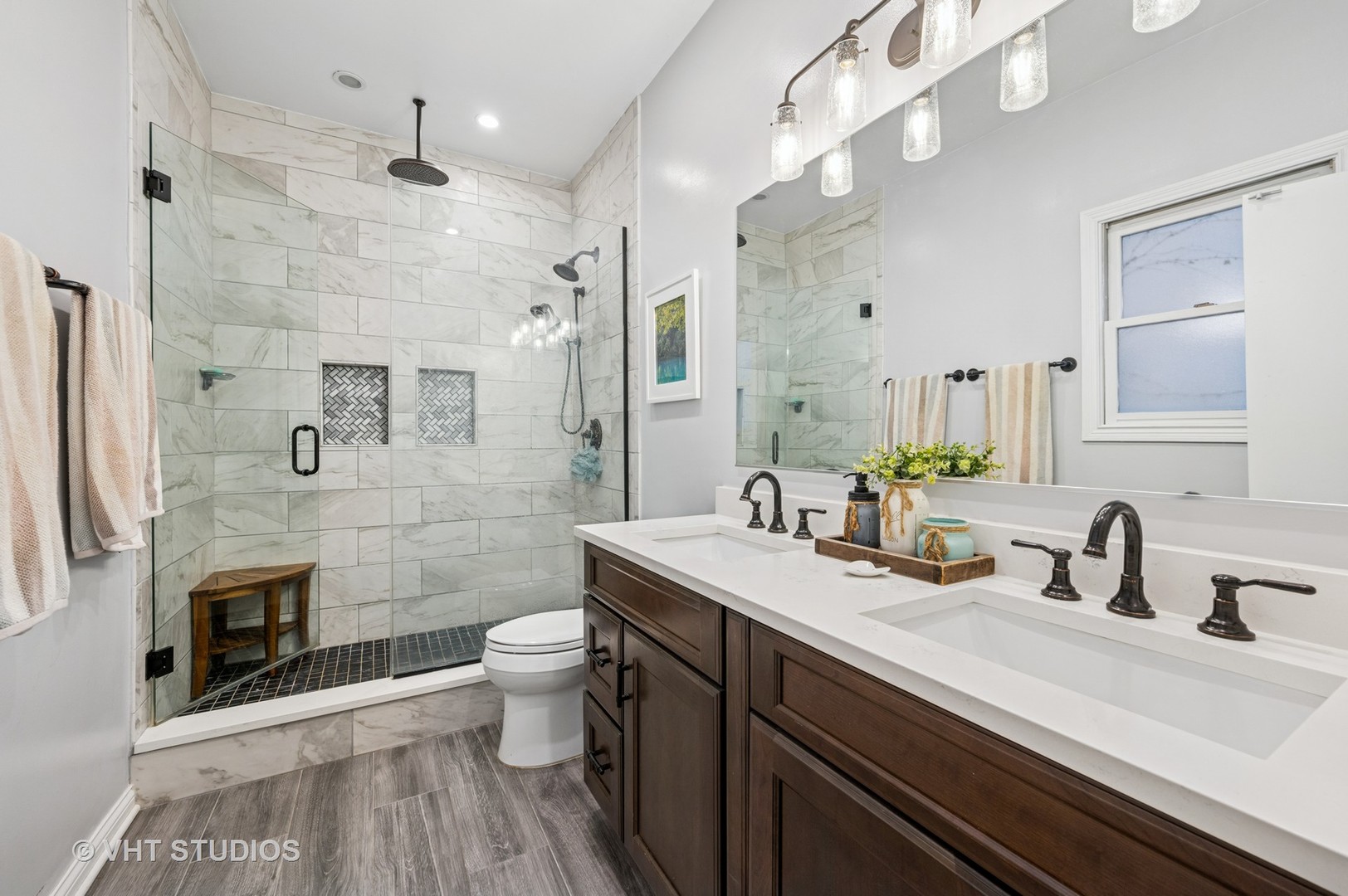 629 W BRIAR Place Unit: 1W