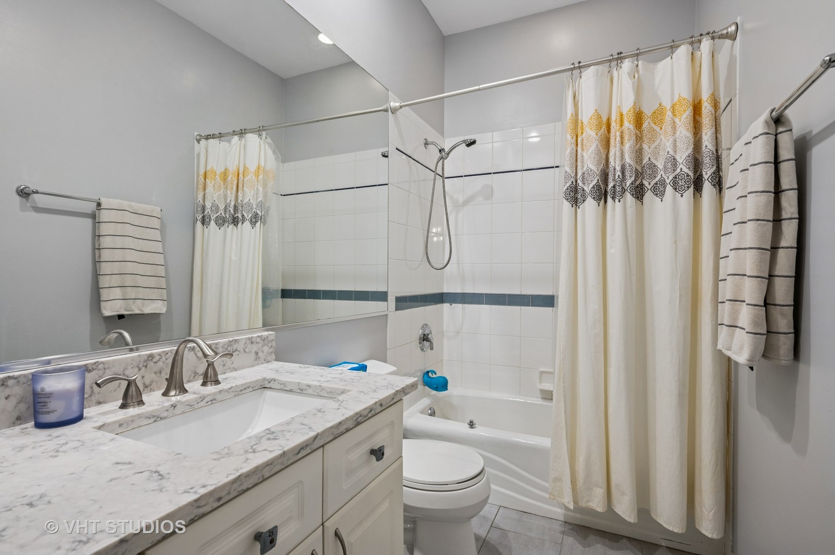 629 W BRIAR Place Unit: 1W