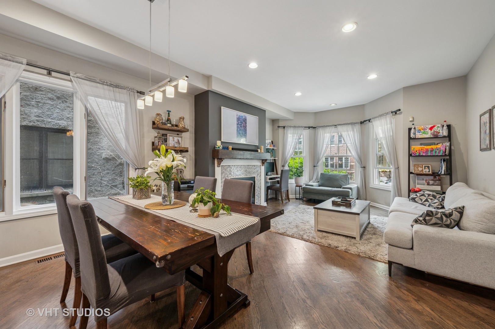 629 W BRIAR Place Unit: 1W