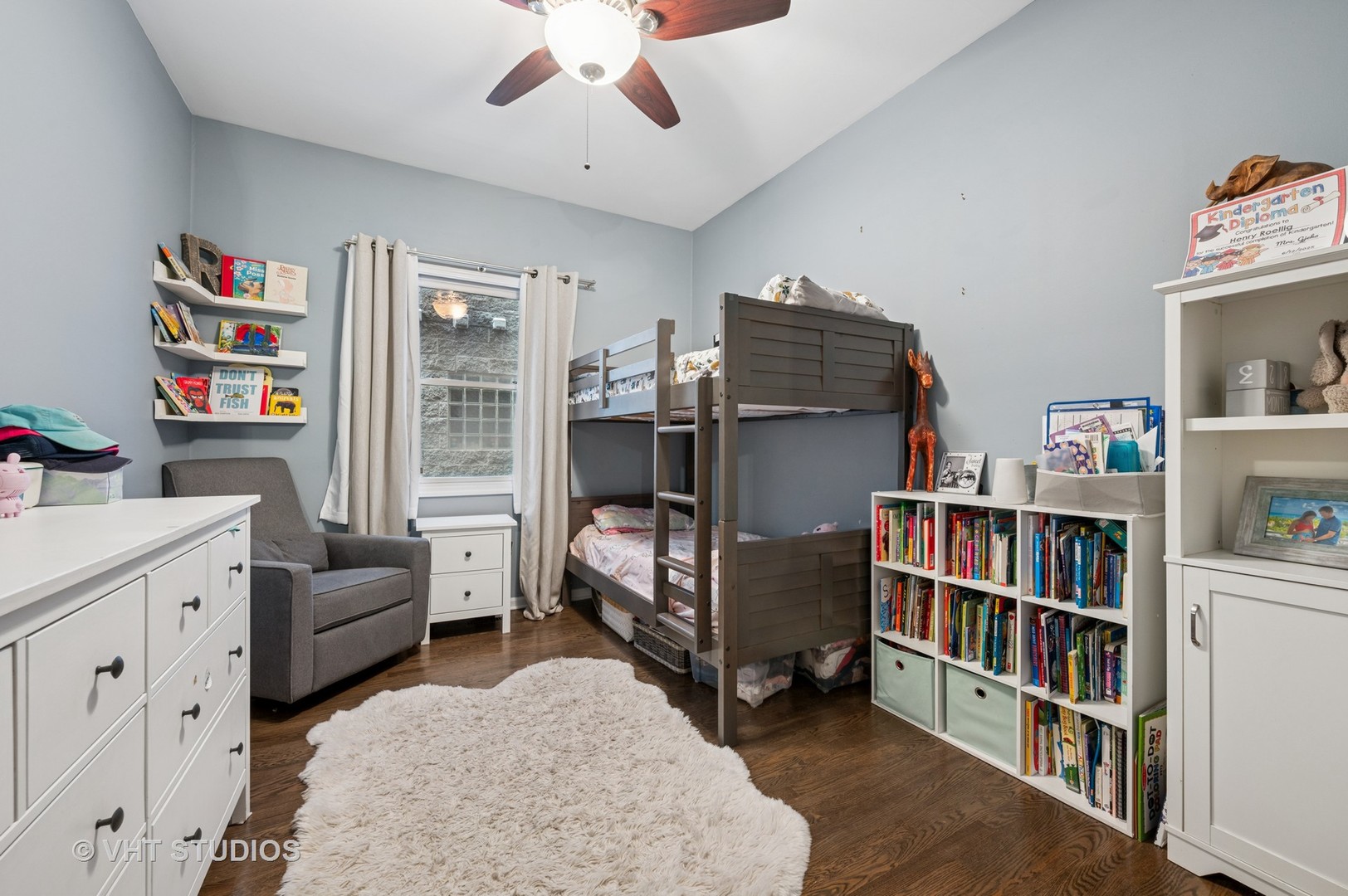 629 W BRIAR Place Unit: 1W