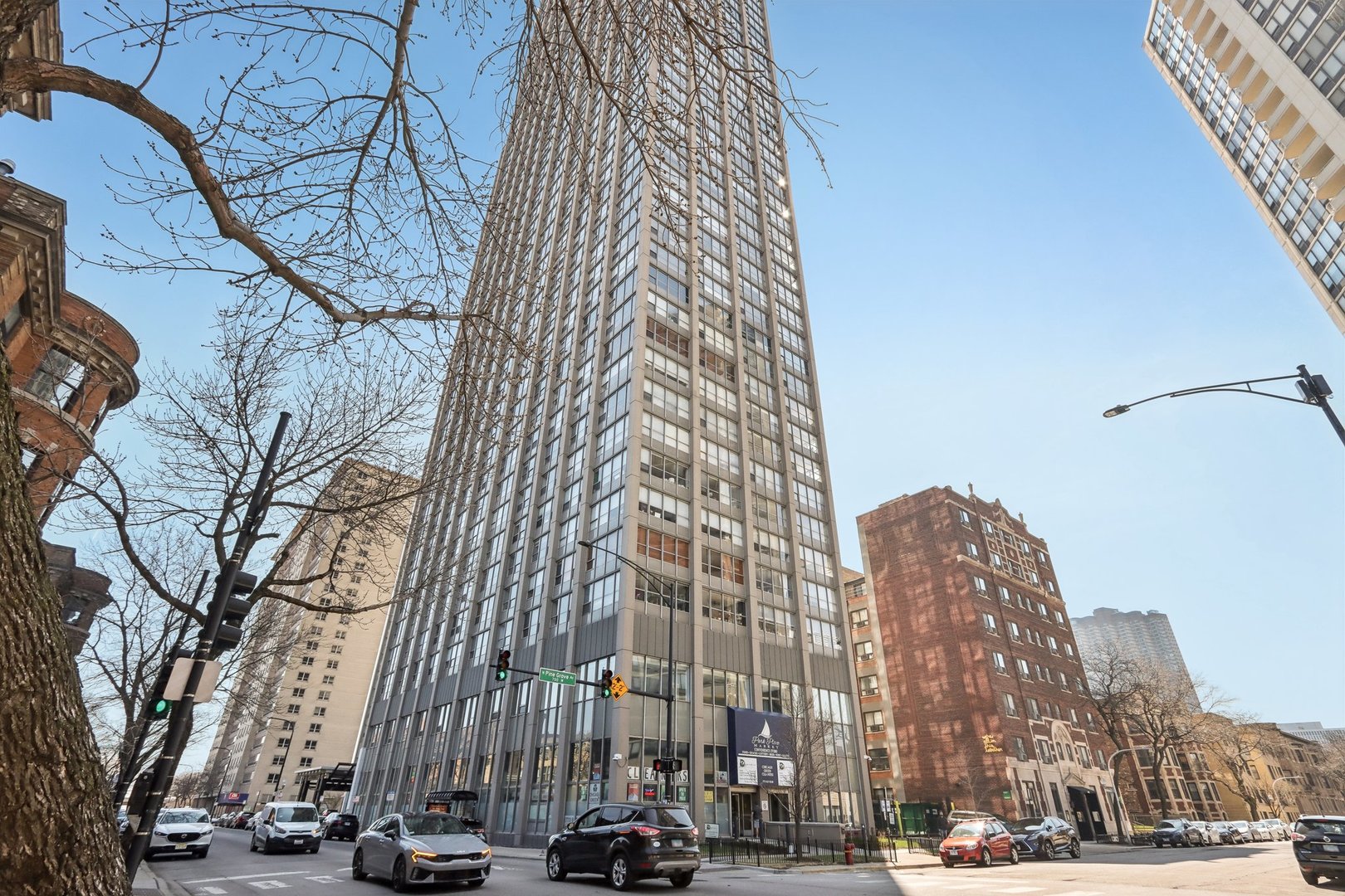 655 W Irving Park Road Unit: 2805