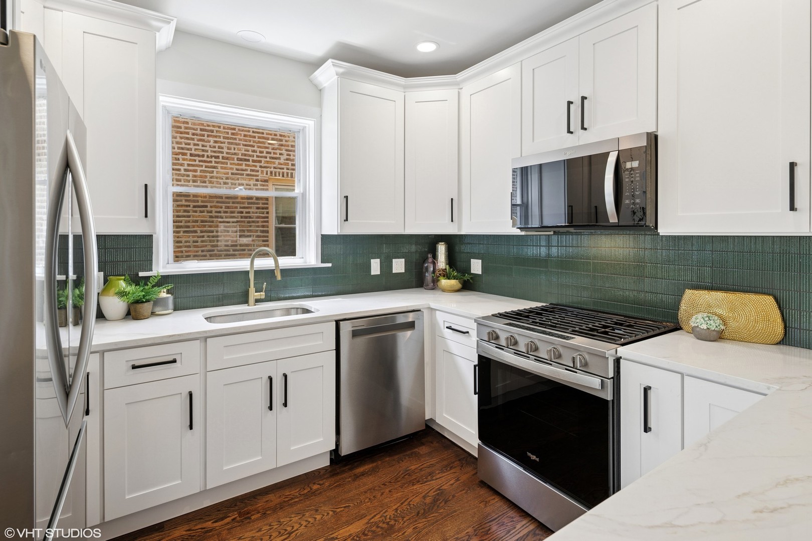 5945 W Cornelia Avenue