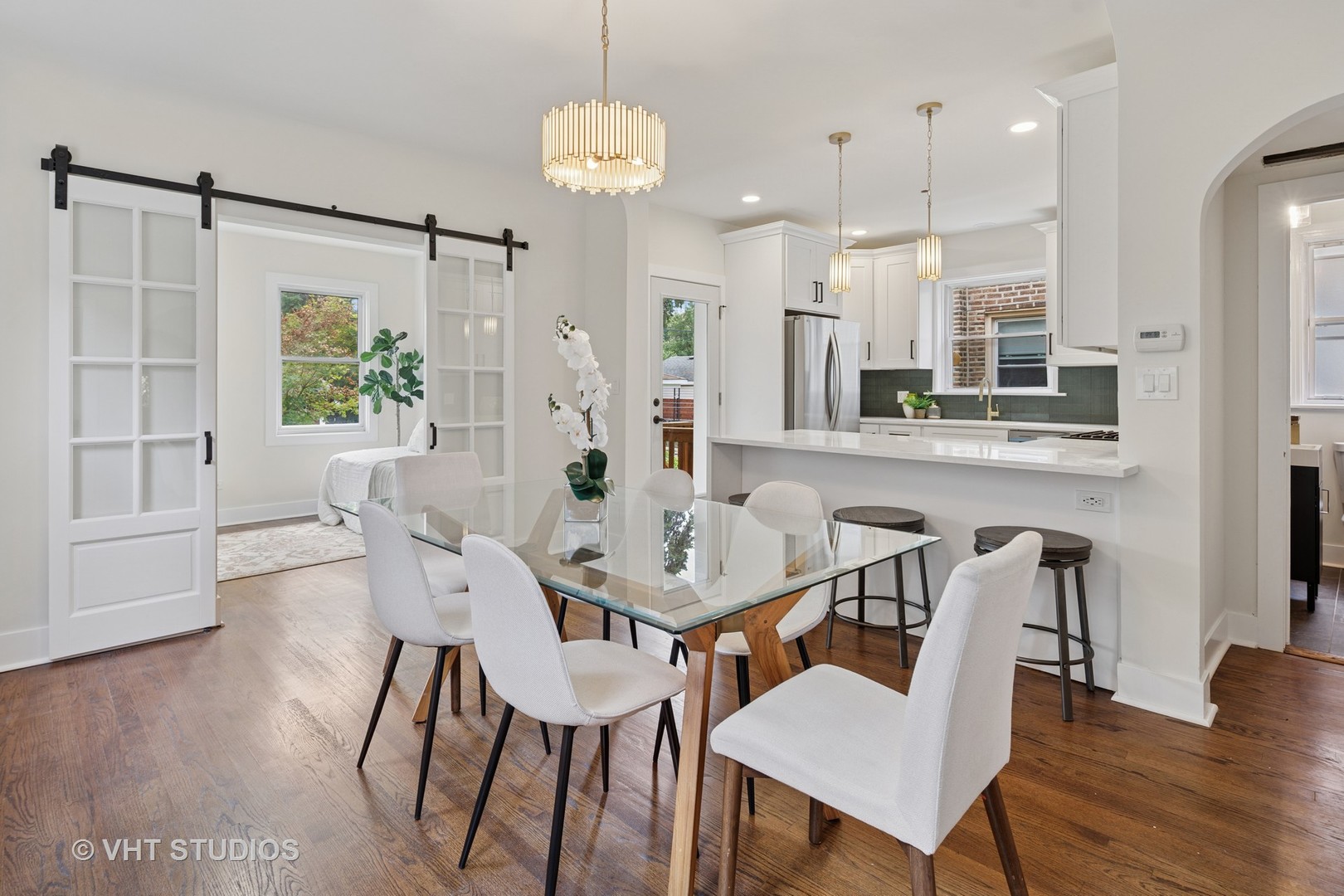 5945 W Cornelia Avenue