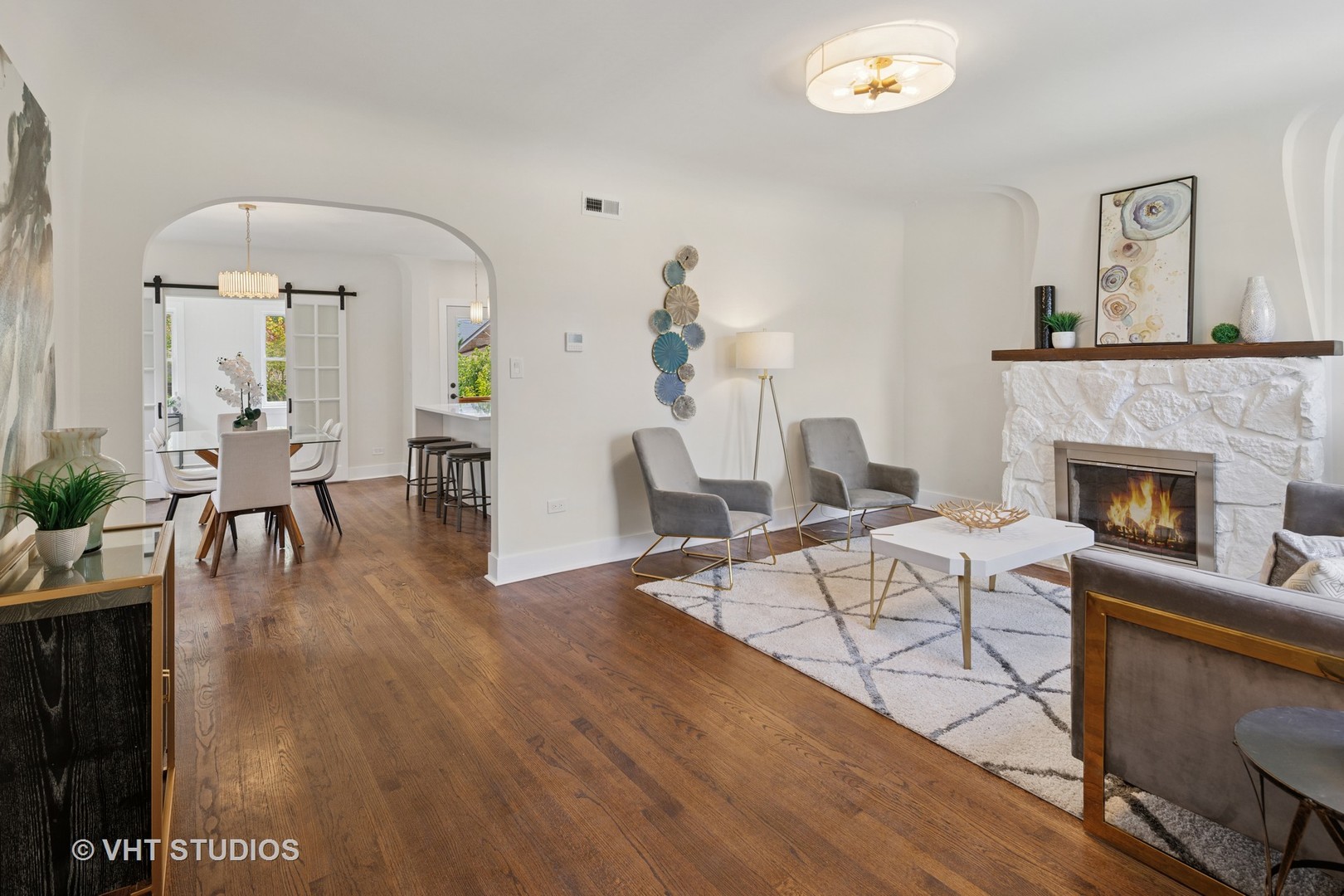 5945 W Cornelia Avenue