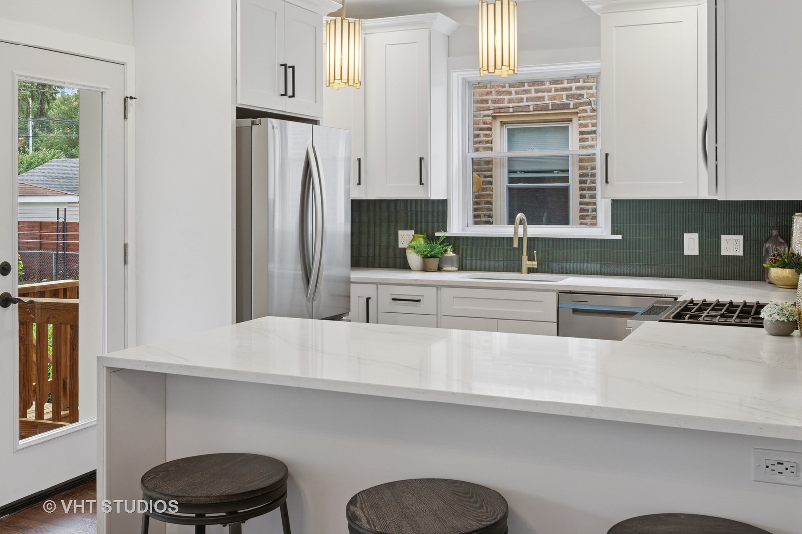 5945 W Cornelia Avenue