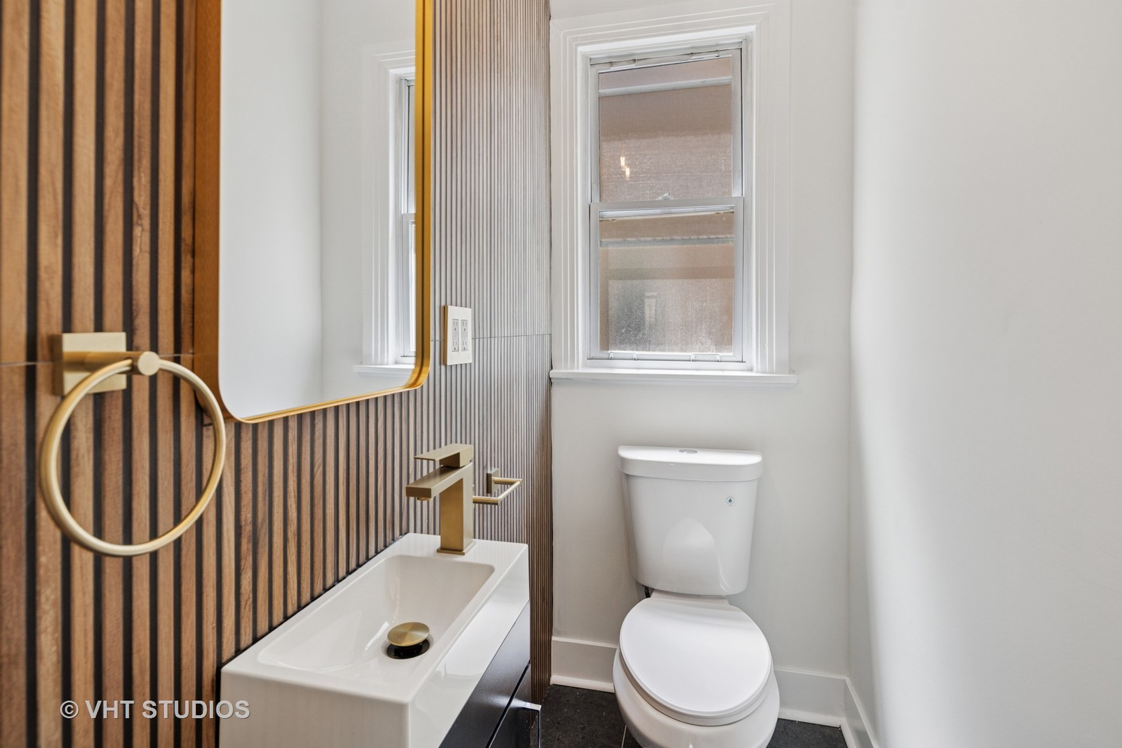 5945 W Cornelia Avenue