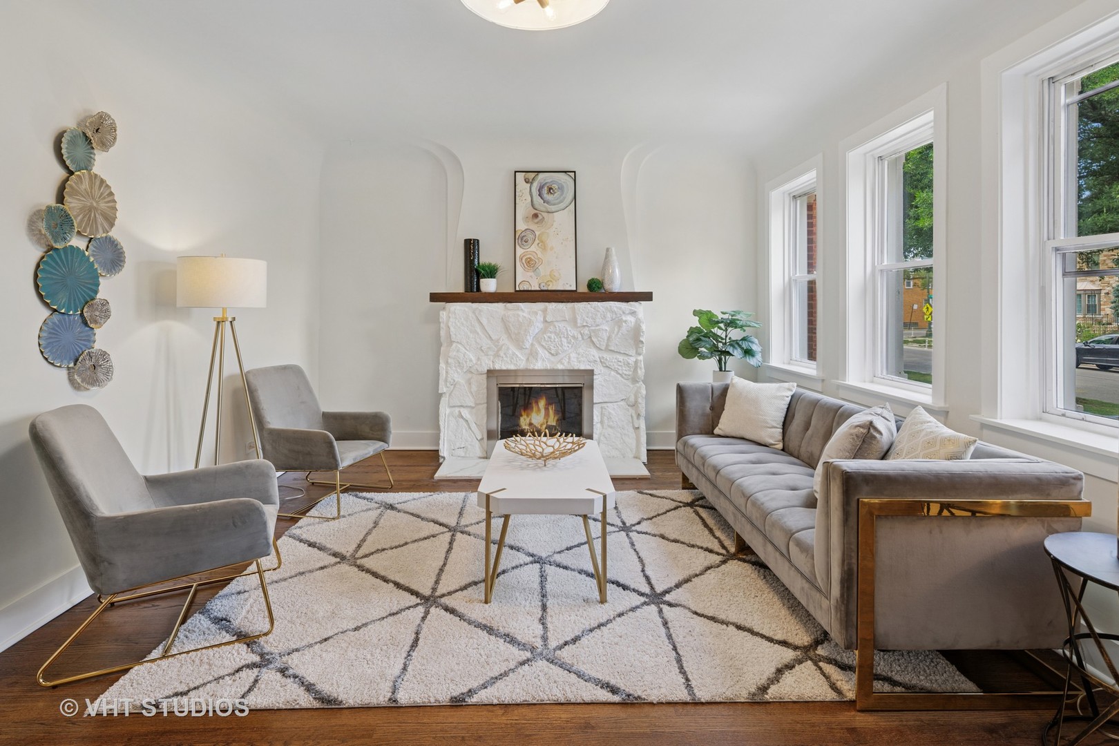 5945 W Cornelia Avenue