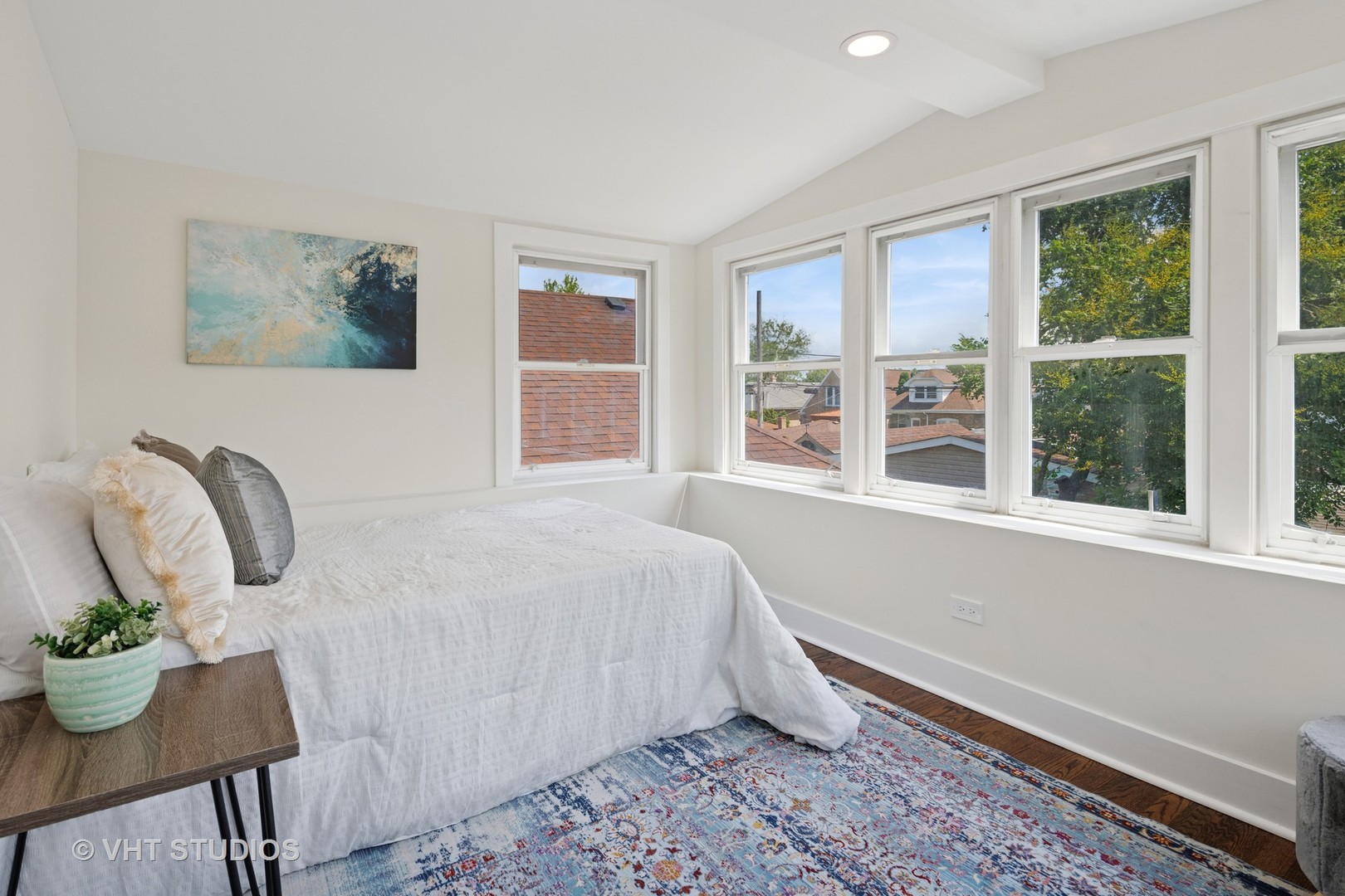 5945 W Cornelia Avenue