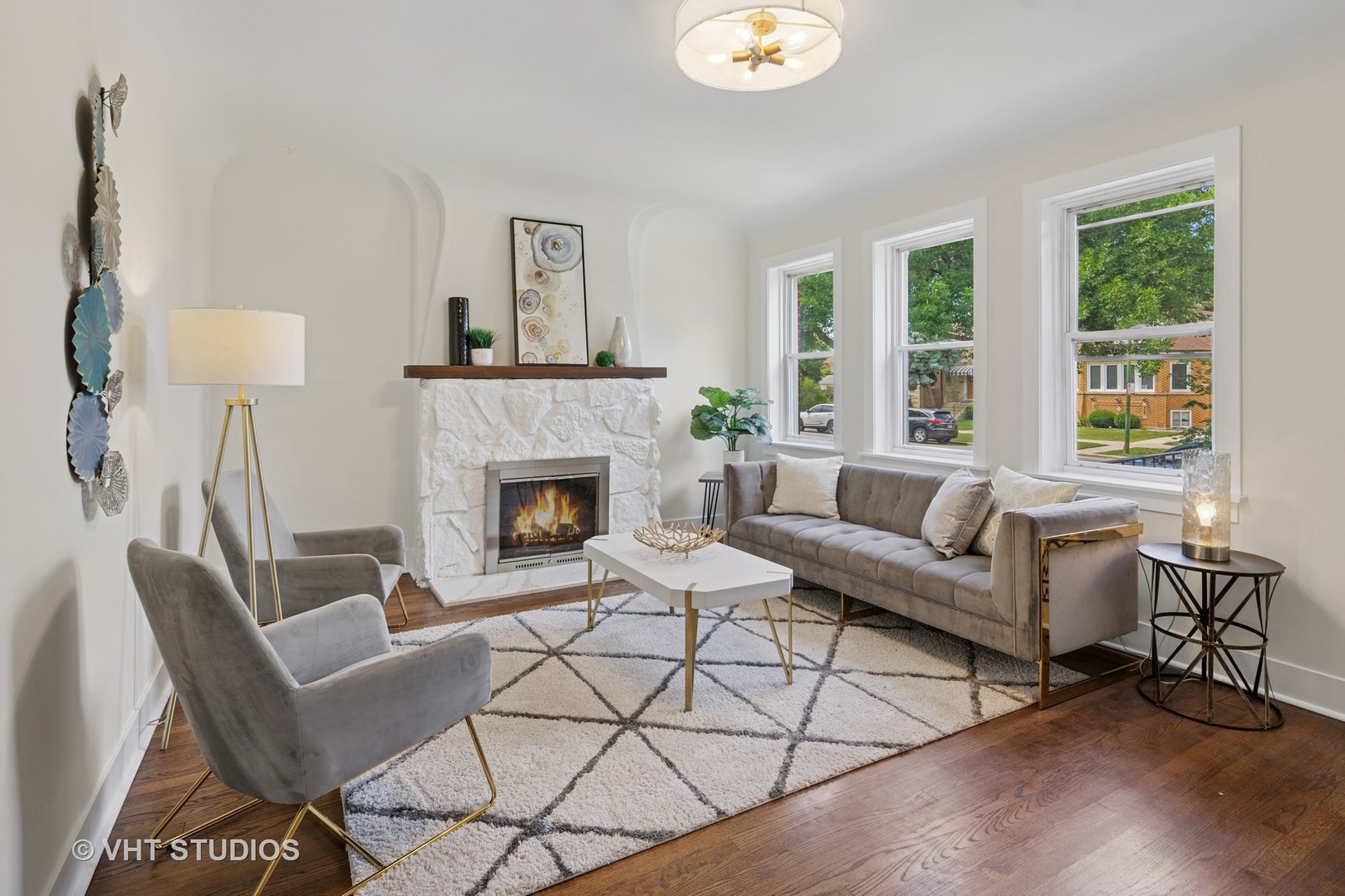 5945 W Cornelia Avenue