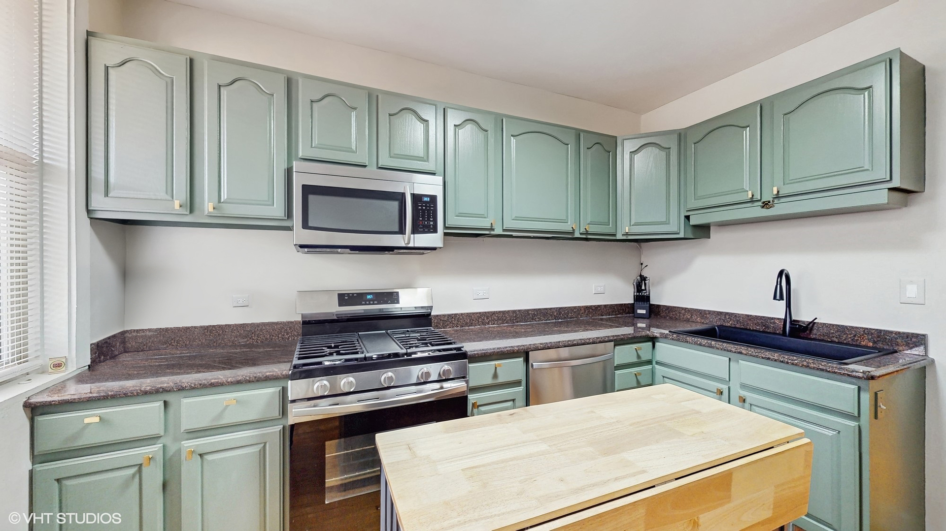 3253 W LELAND Avenue Unit: 2