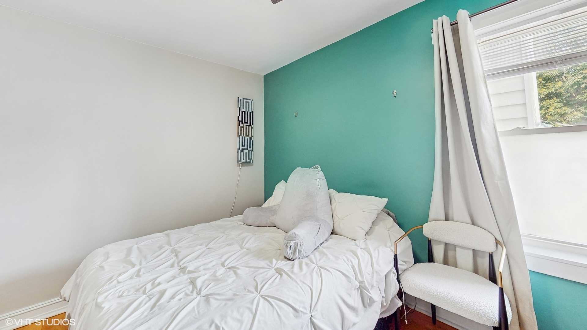 3253 W LELAND Avenue Unit: 2