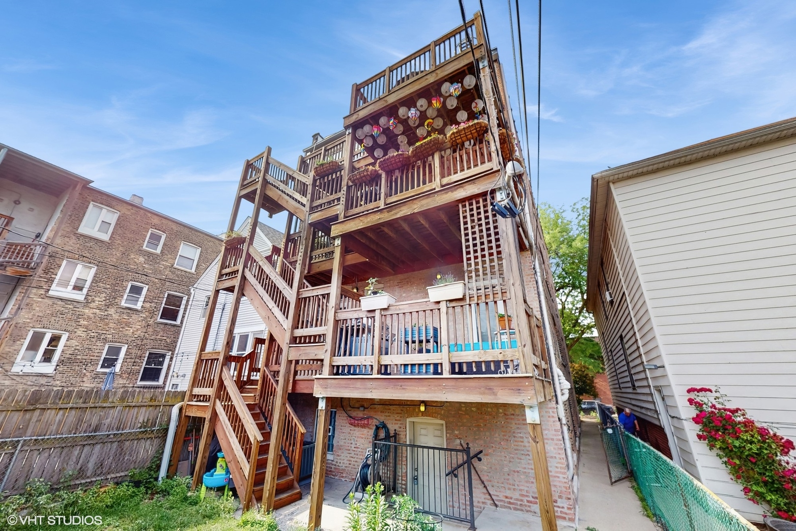 3253 W LELAND Avenue Unit: 2