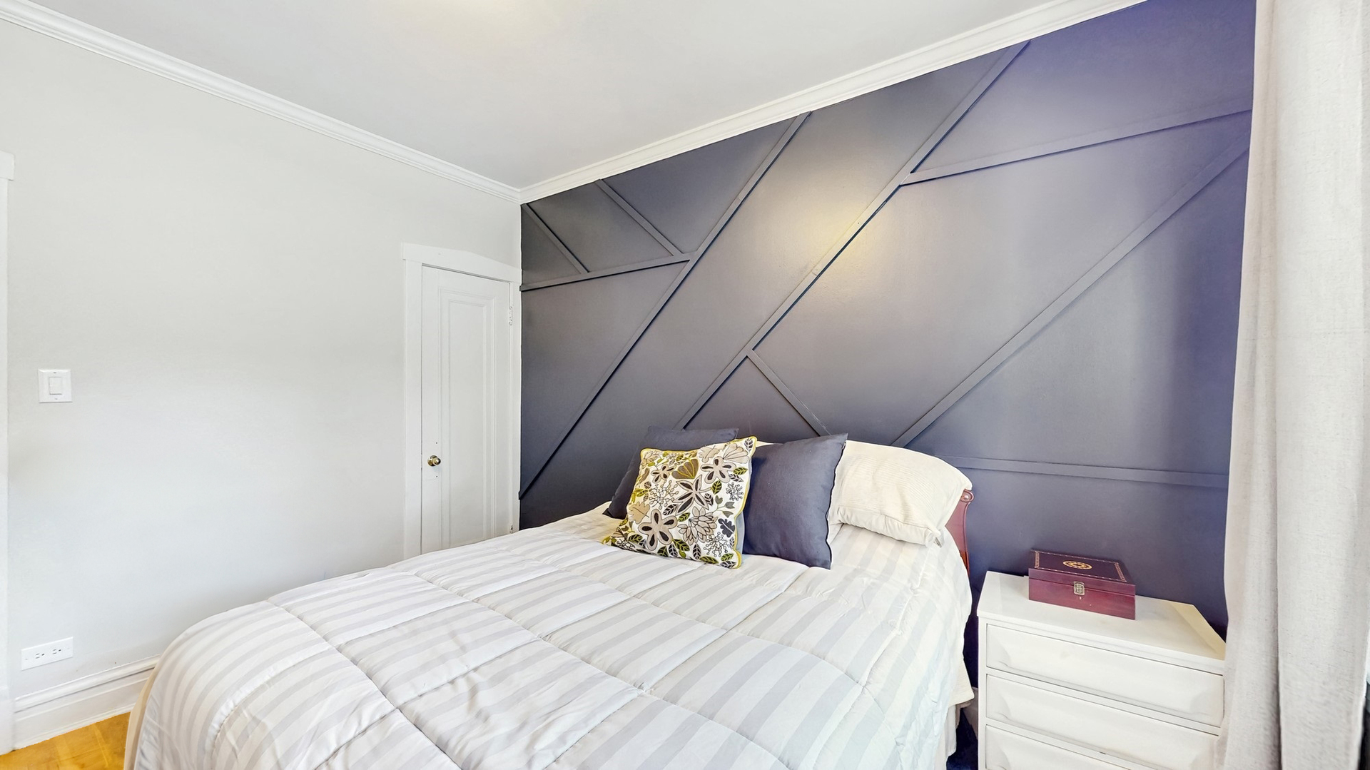 3253 W LELAND Avenue Unit: 2