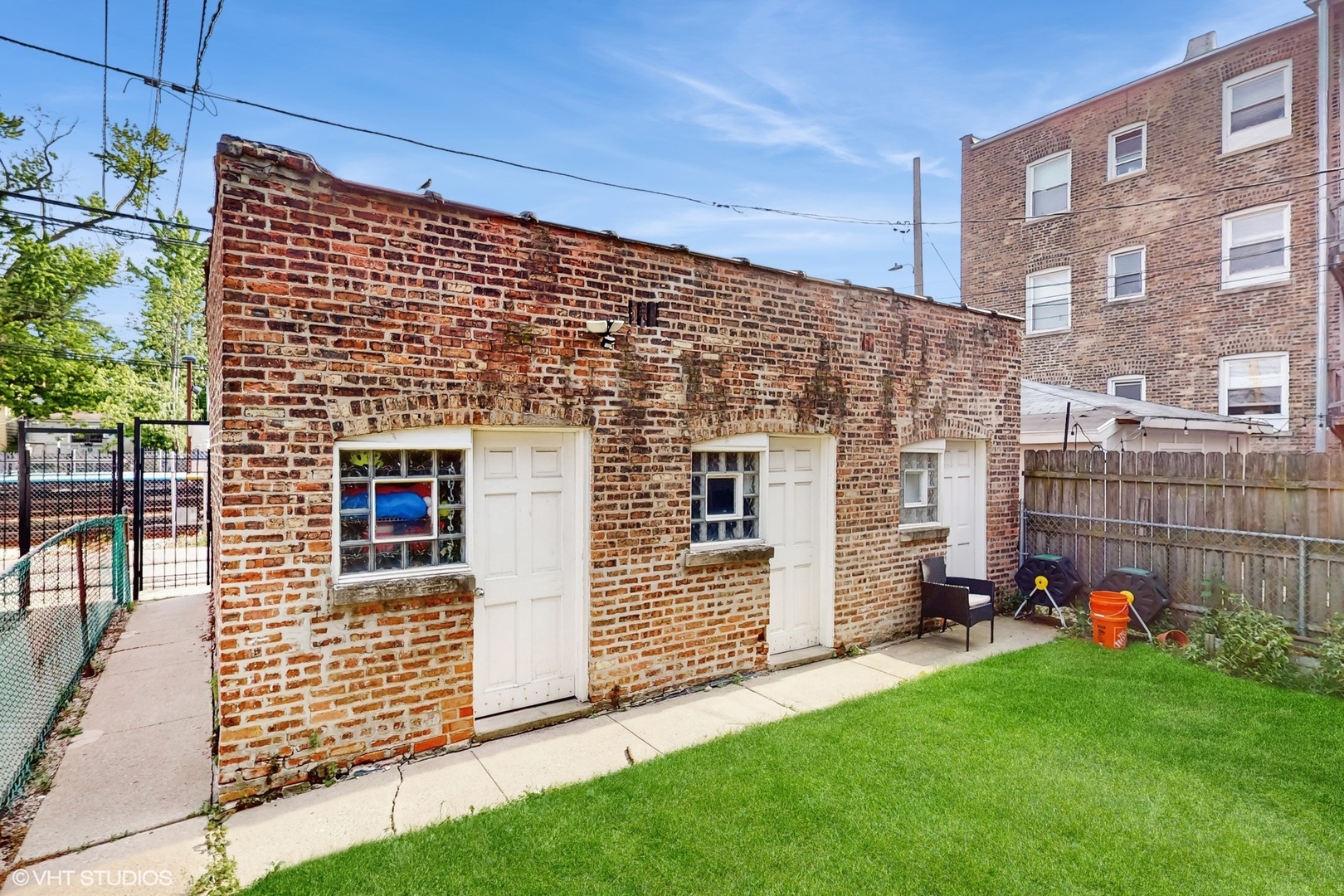 3253 W LELAND Avenue Unit: 2