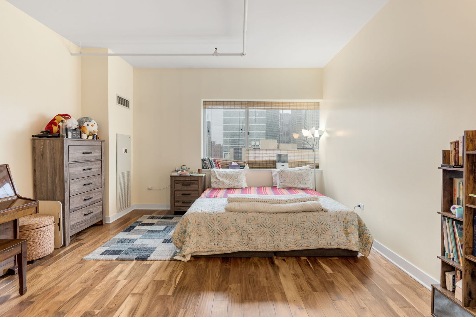 737 W Washington Boulevard Unit: 1204